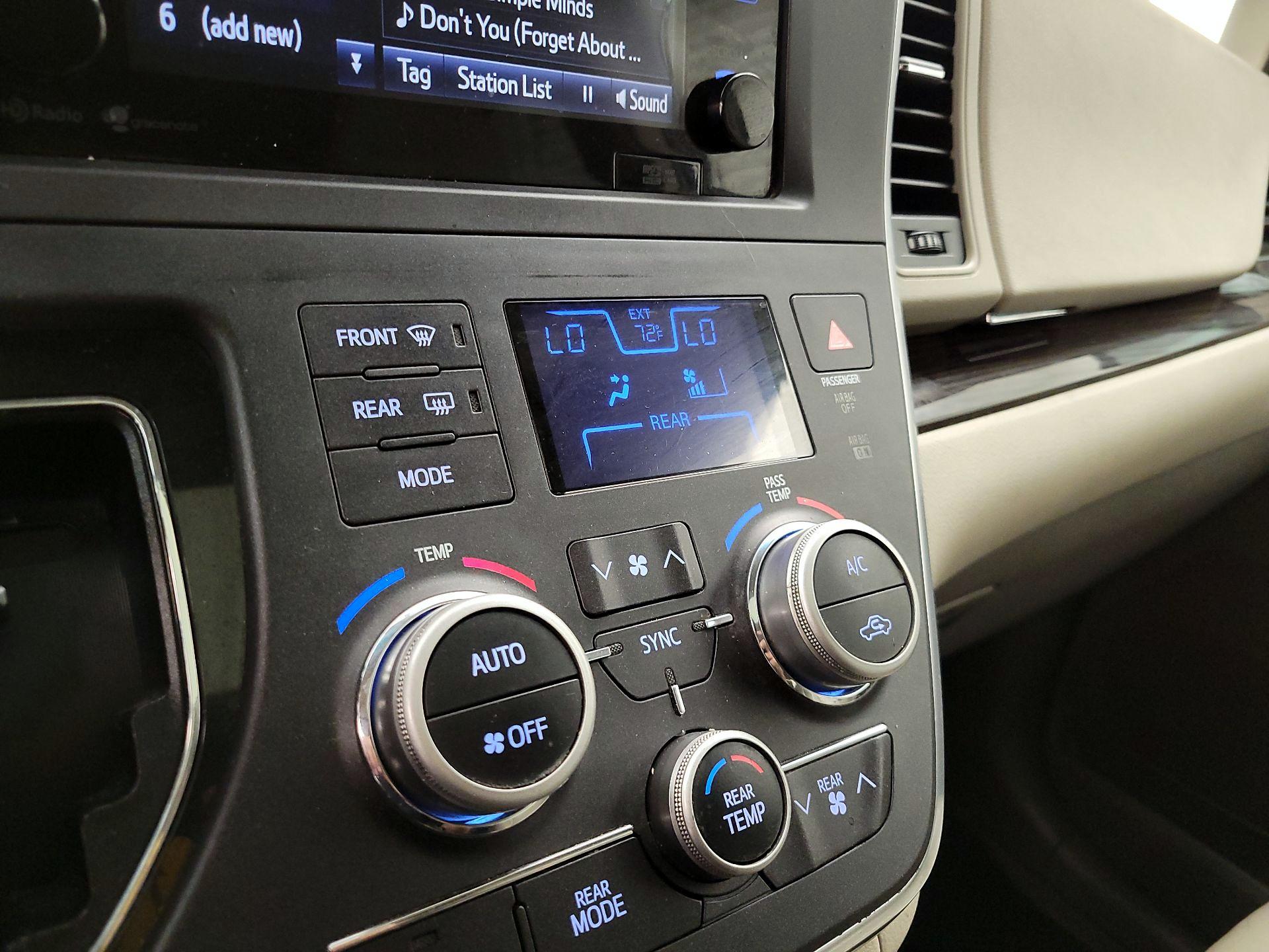 Thumbnail: 2015 Toyota Sienna - 16