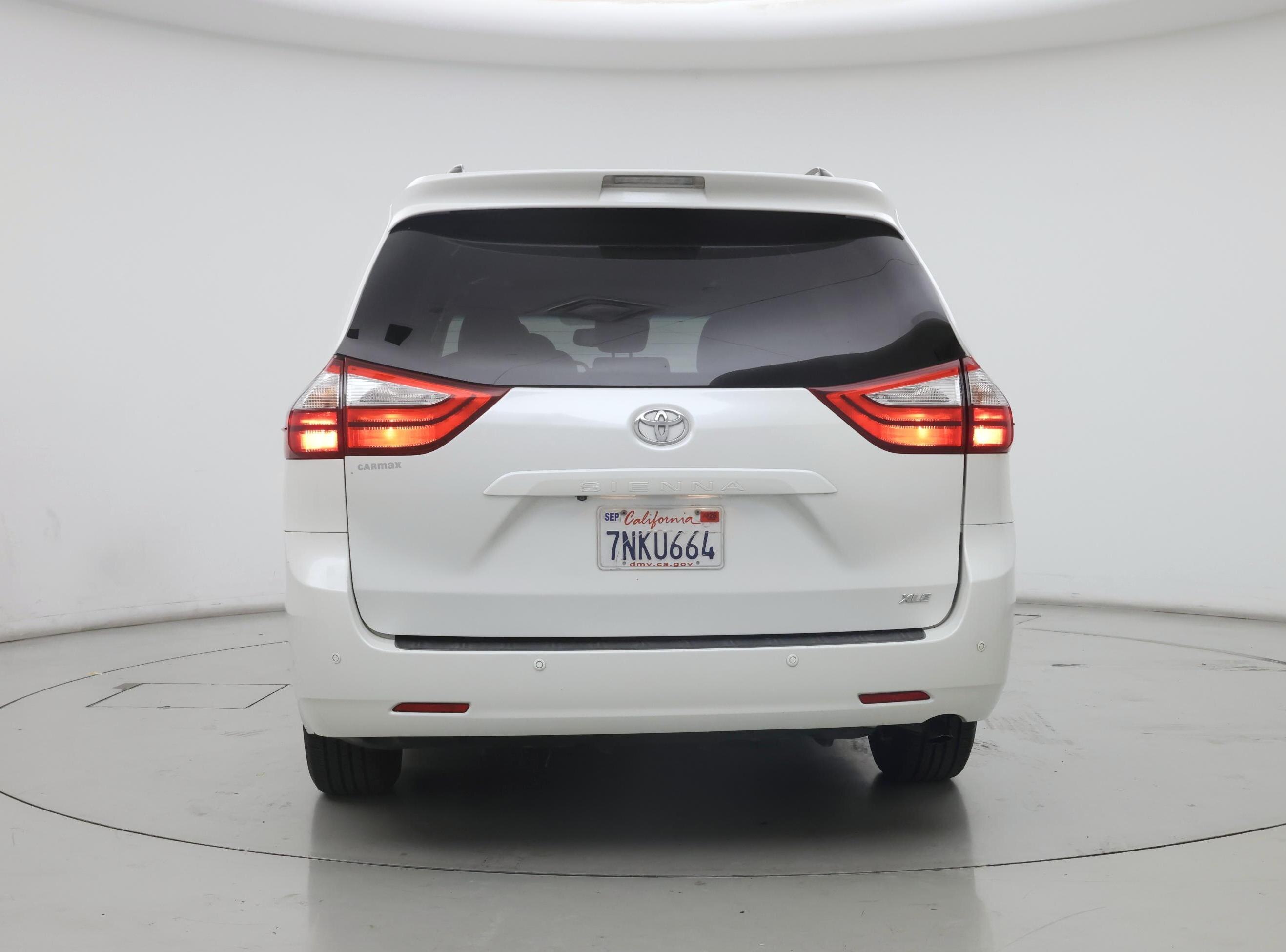 Thumbnail: 2015 Toyota Sienna - 6