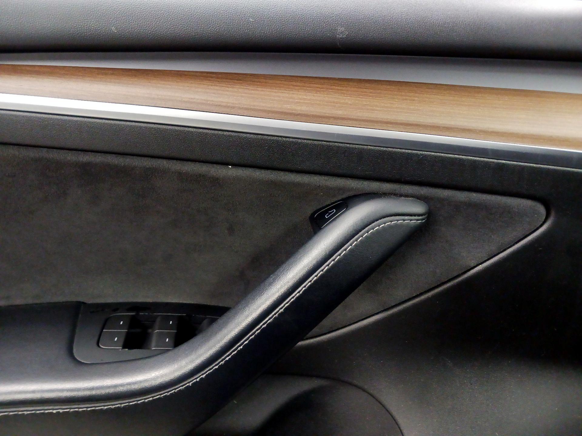 Thumbnail: 2022 Tesla Model 3 - 12