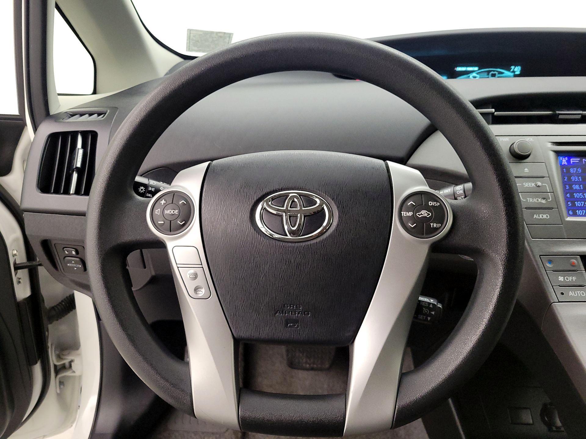 Thumbnail: 2015 Toyota Prius - 10