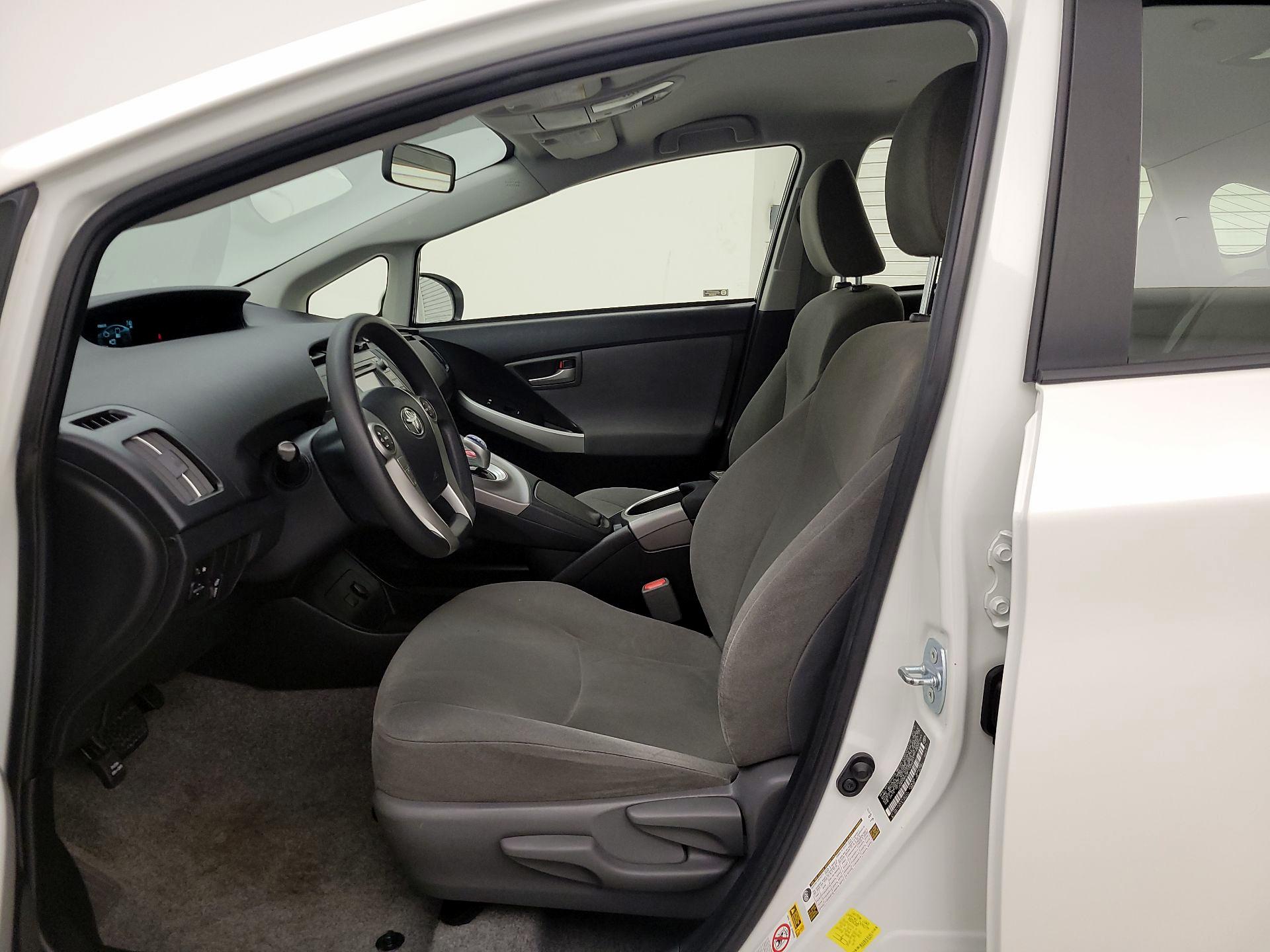 Thumbnail: 2015 Toyota Prius - 11