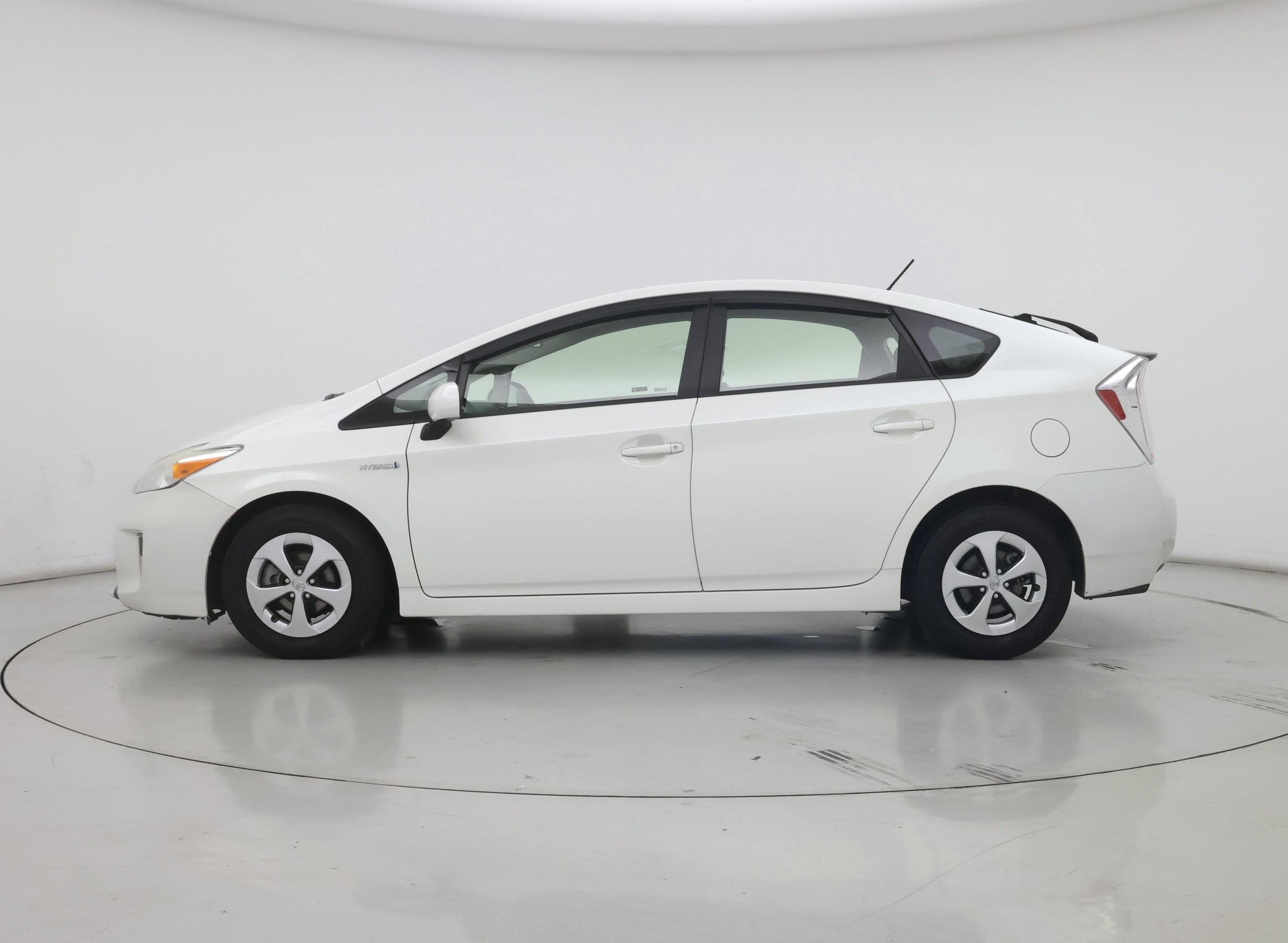 Thumbnail: 2015 Toyota Prius - 3