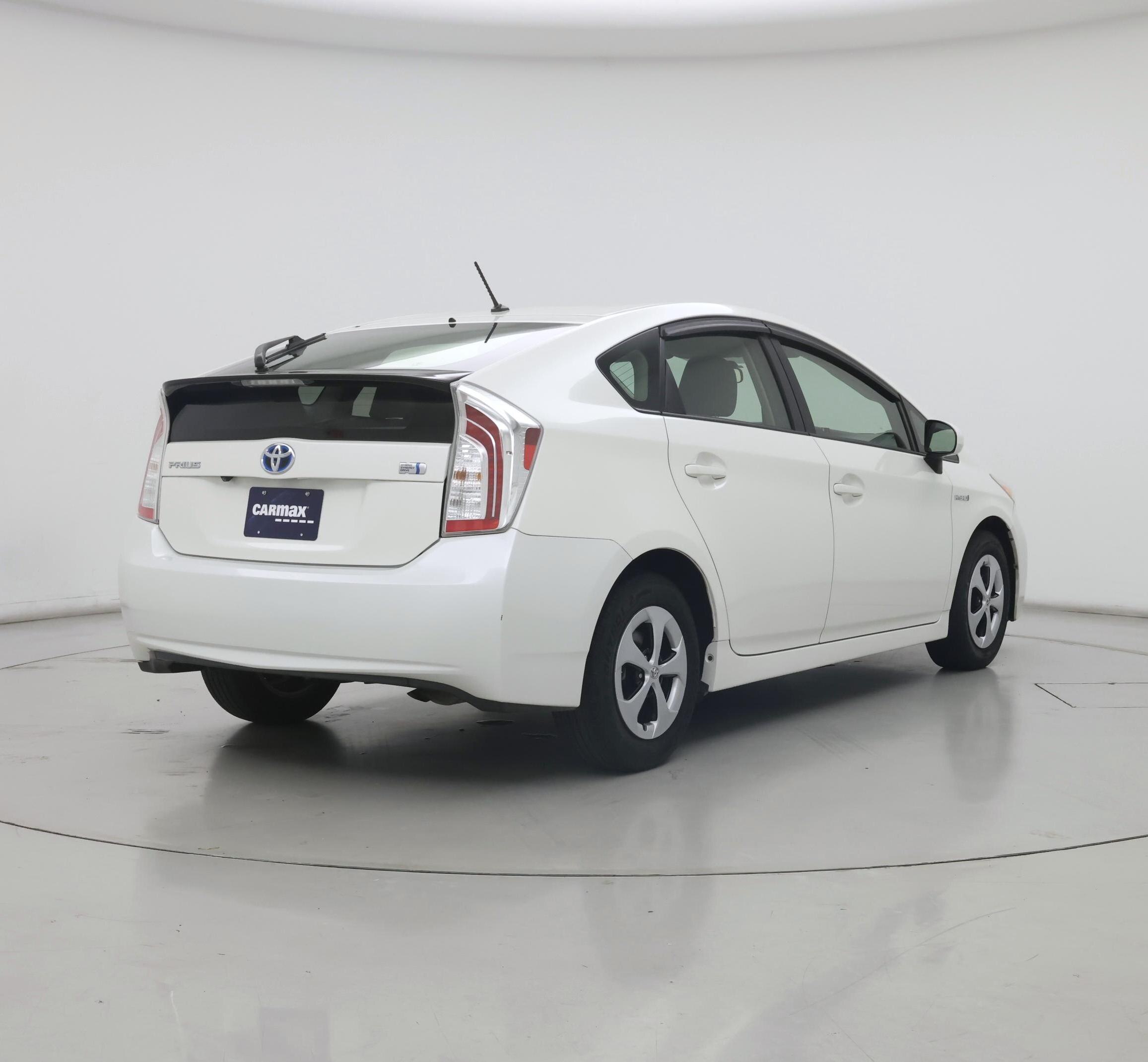 Thumbnail: 2015 Toyota Prius - 8
