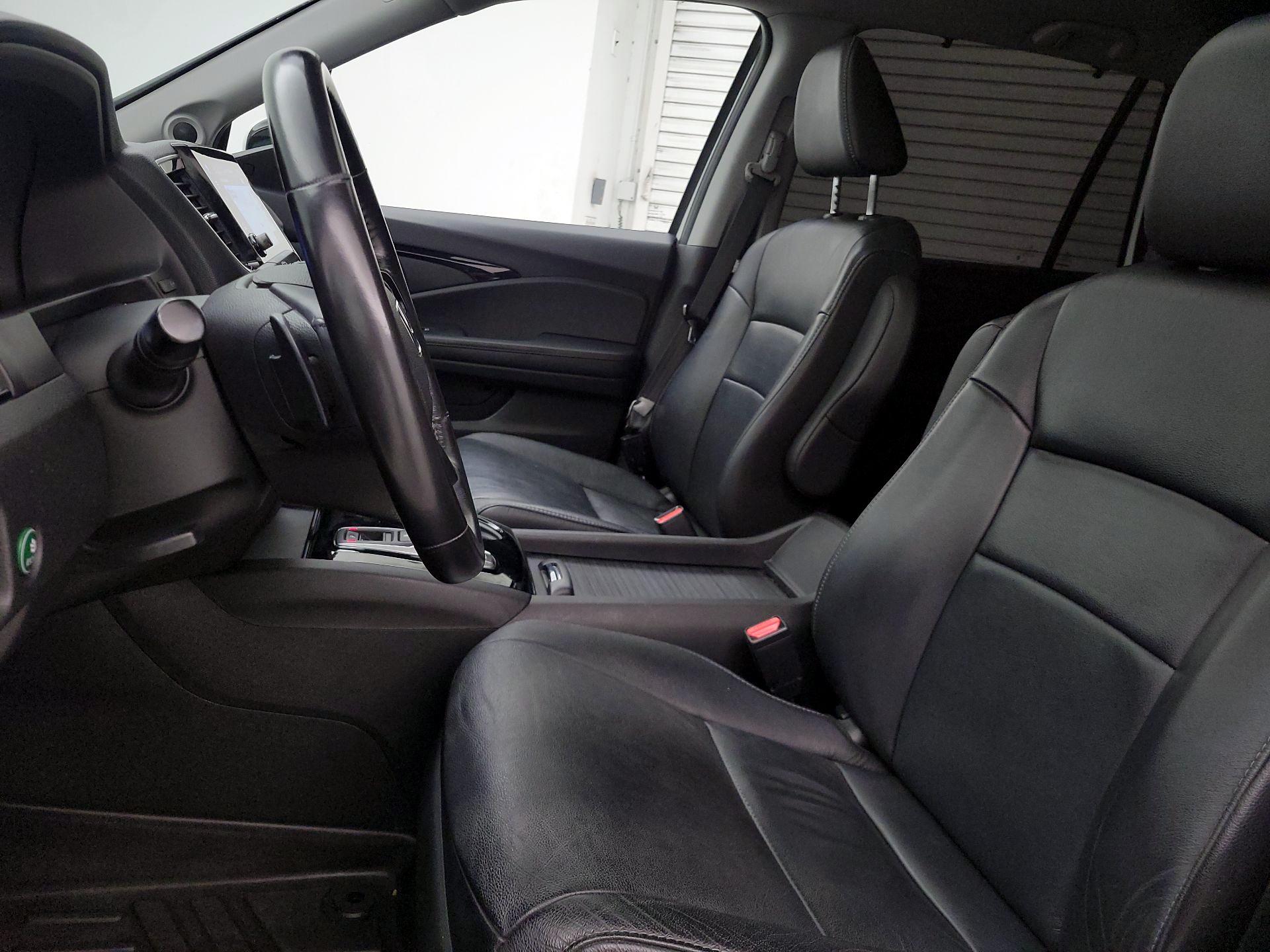 Thumbnail: 2019 Honda Pilot - 11