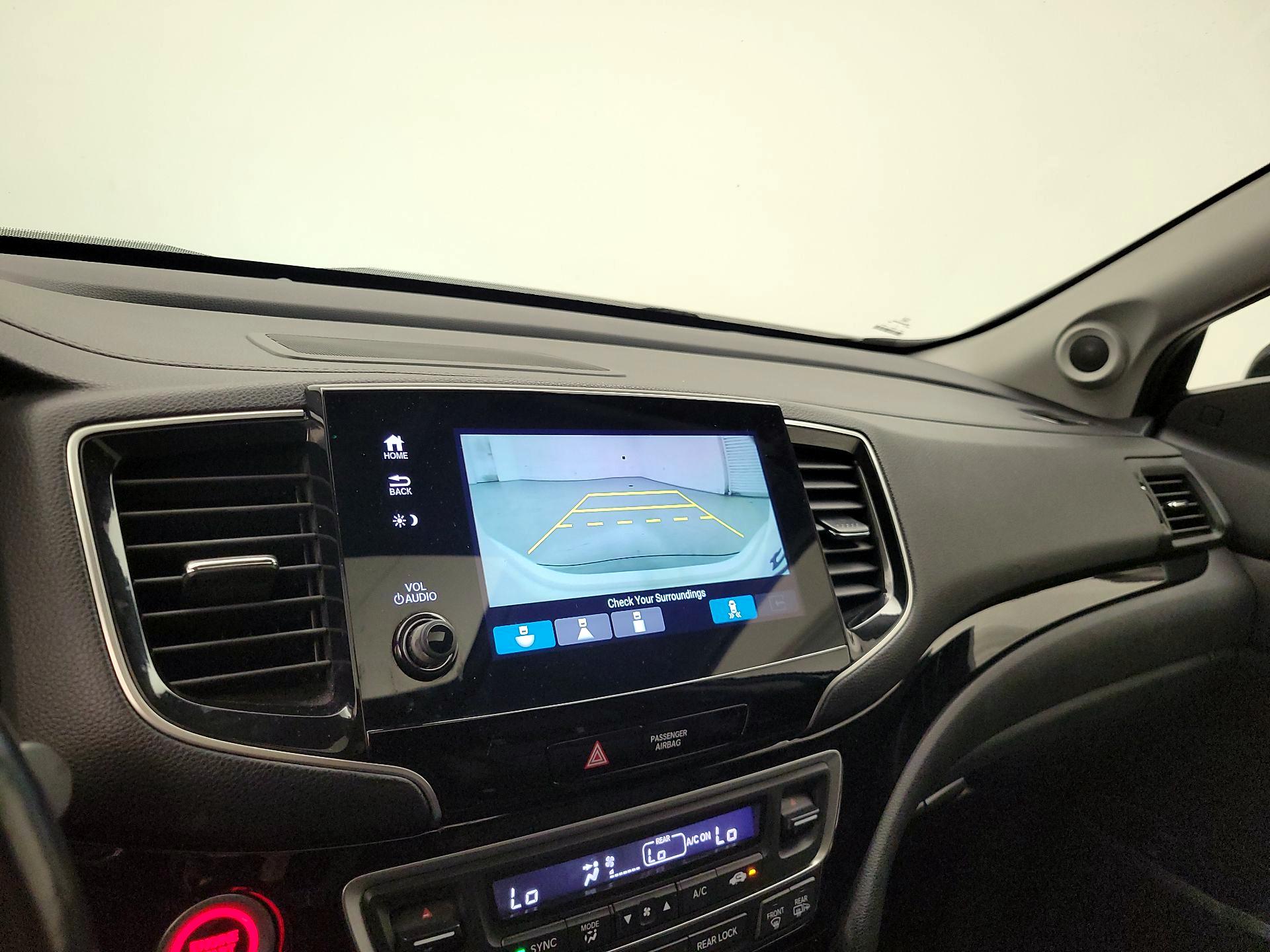 Thumbnail: 2019 Honda Pilot - 15
