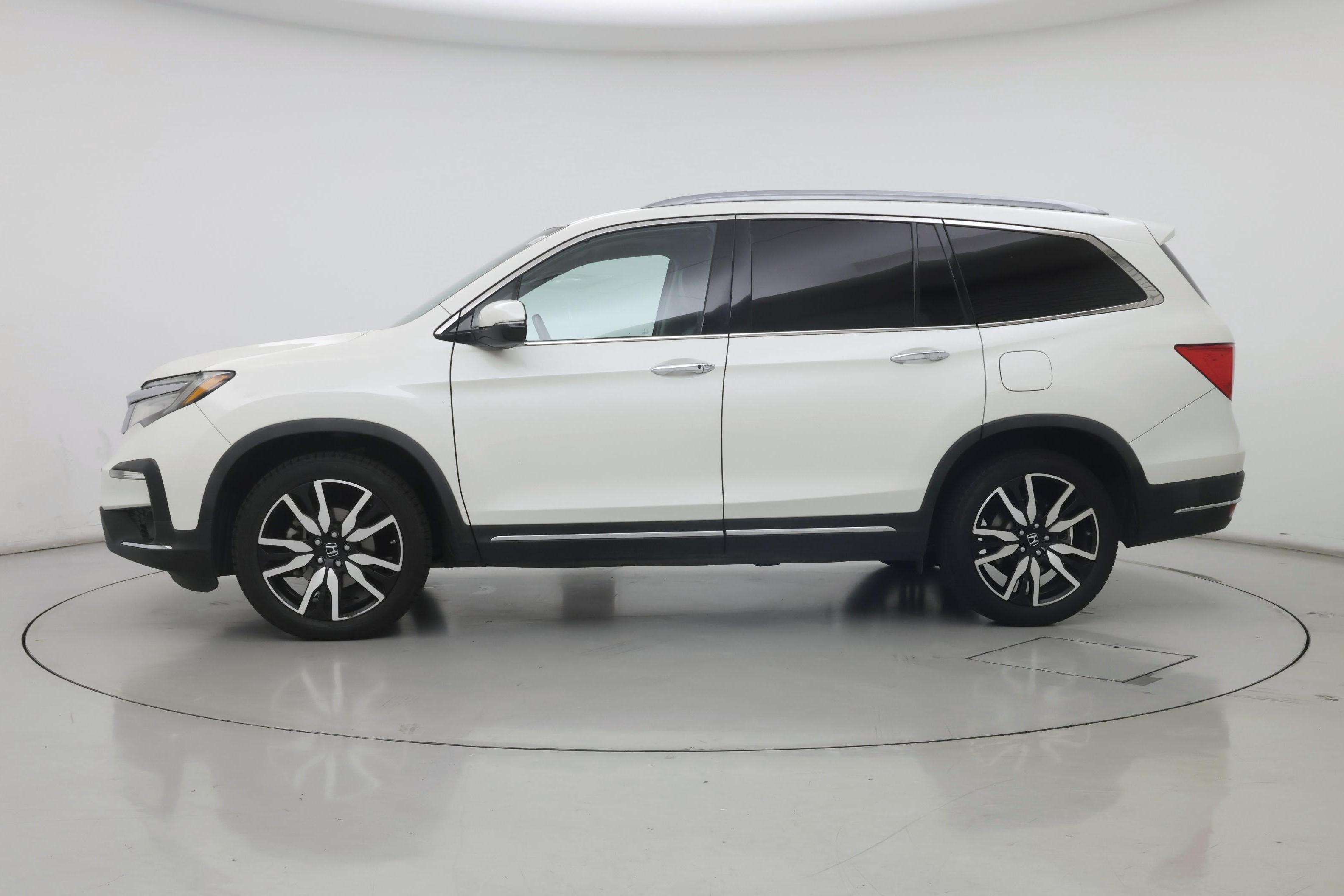 Thumbnail: 2019 Honda Pilot - 3