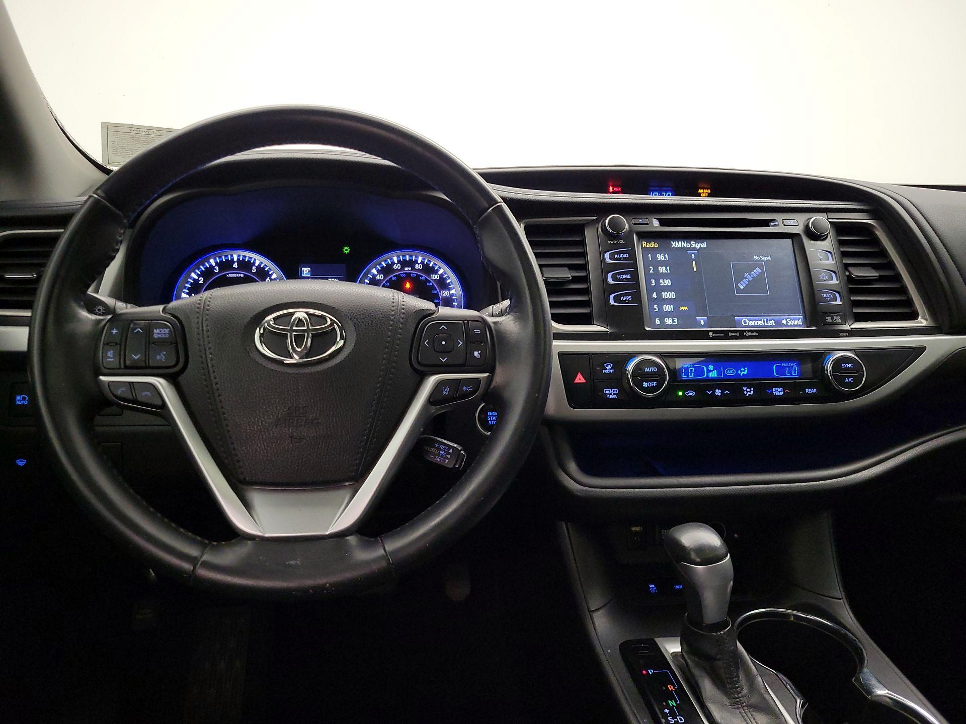 Thumbnail: 2017 Toyota Highlander - 10