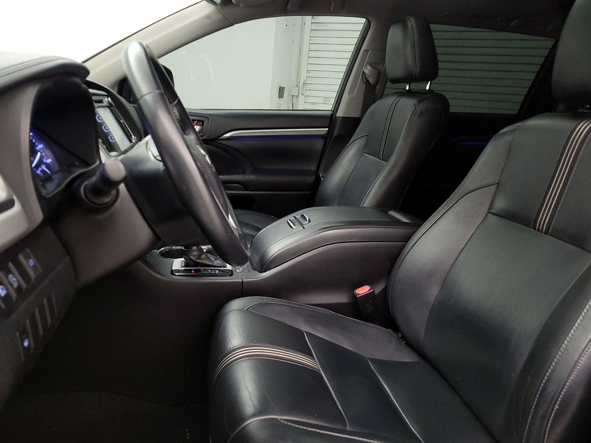 Thumbnail: 2017 Toyota Highlander - 11