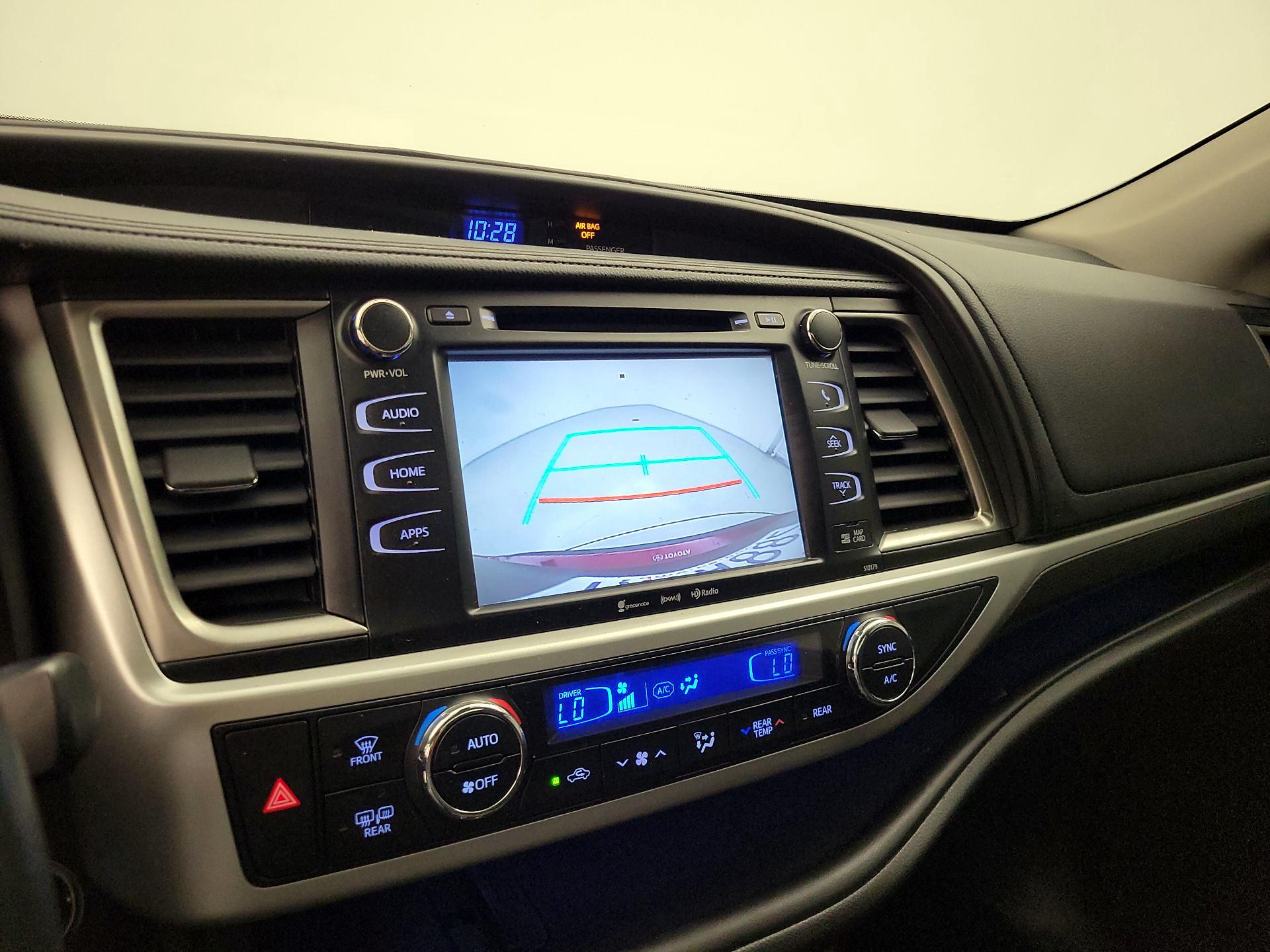 Thumbnail: 2017 Toyota Highlander - 14