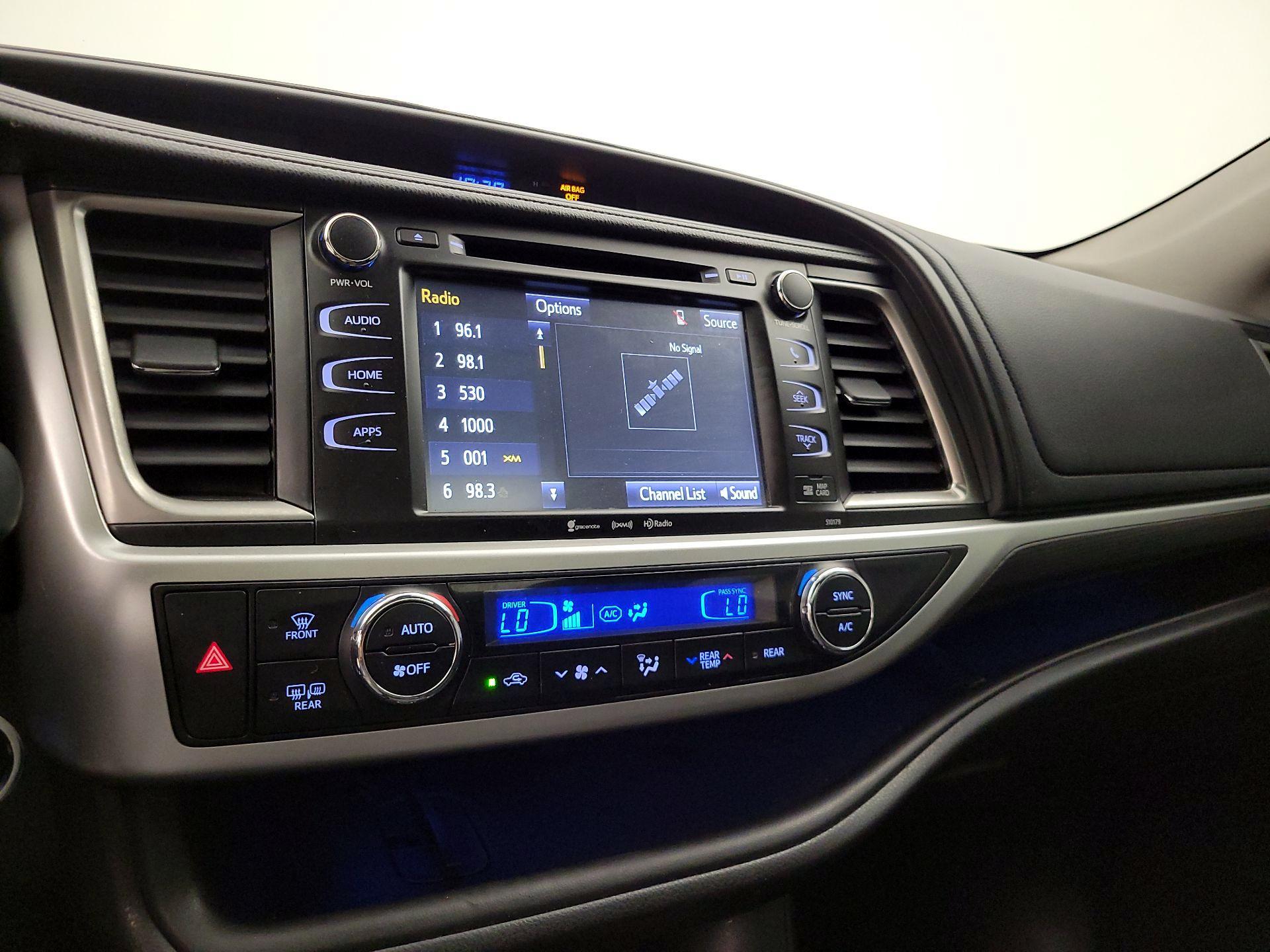 Thumbnail: 2017 Toyota Highlander - 16
