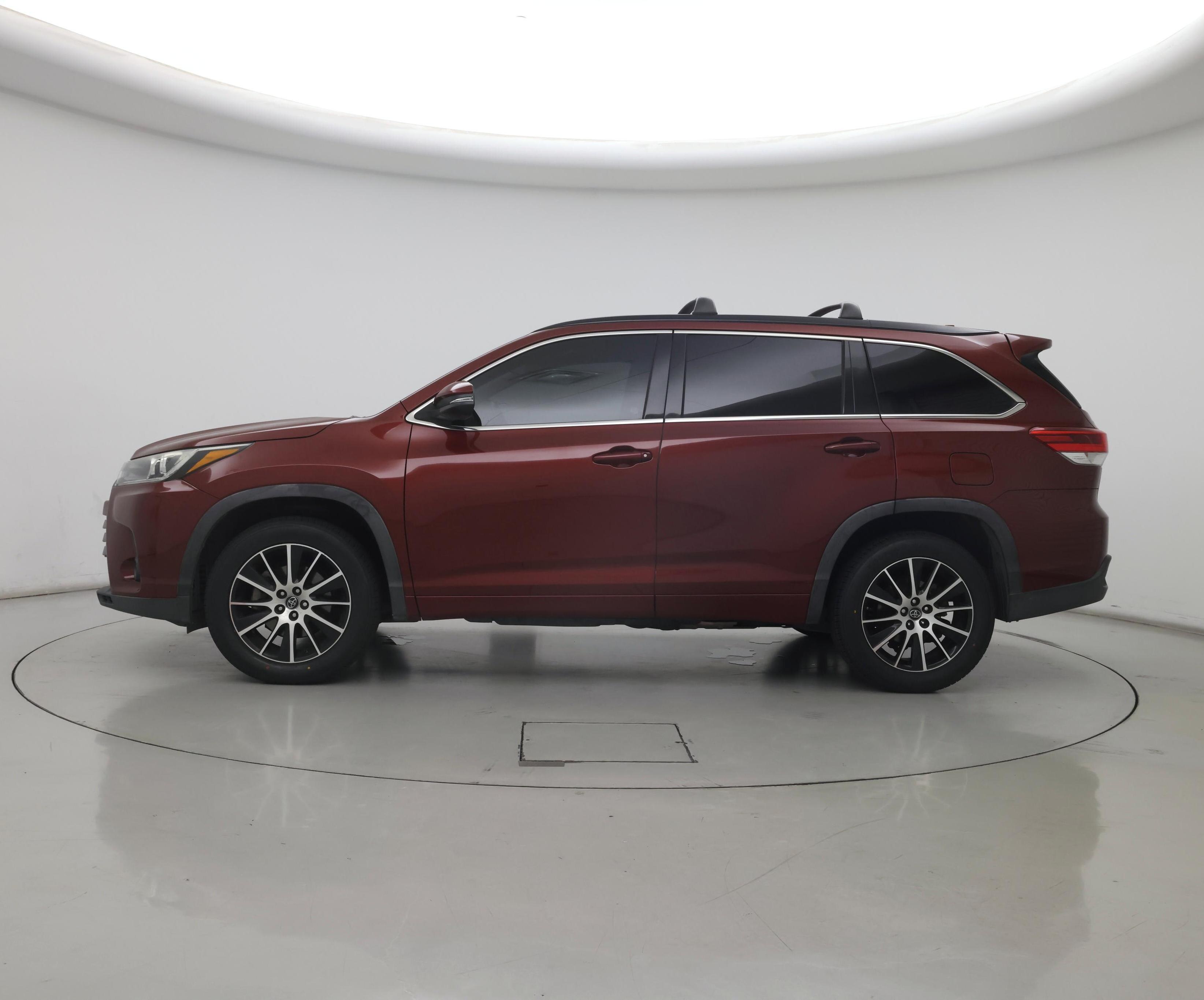 Thumbnail: 2017 Toyota Highlander - 3