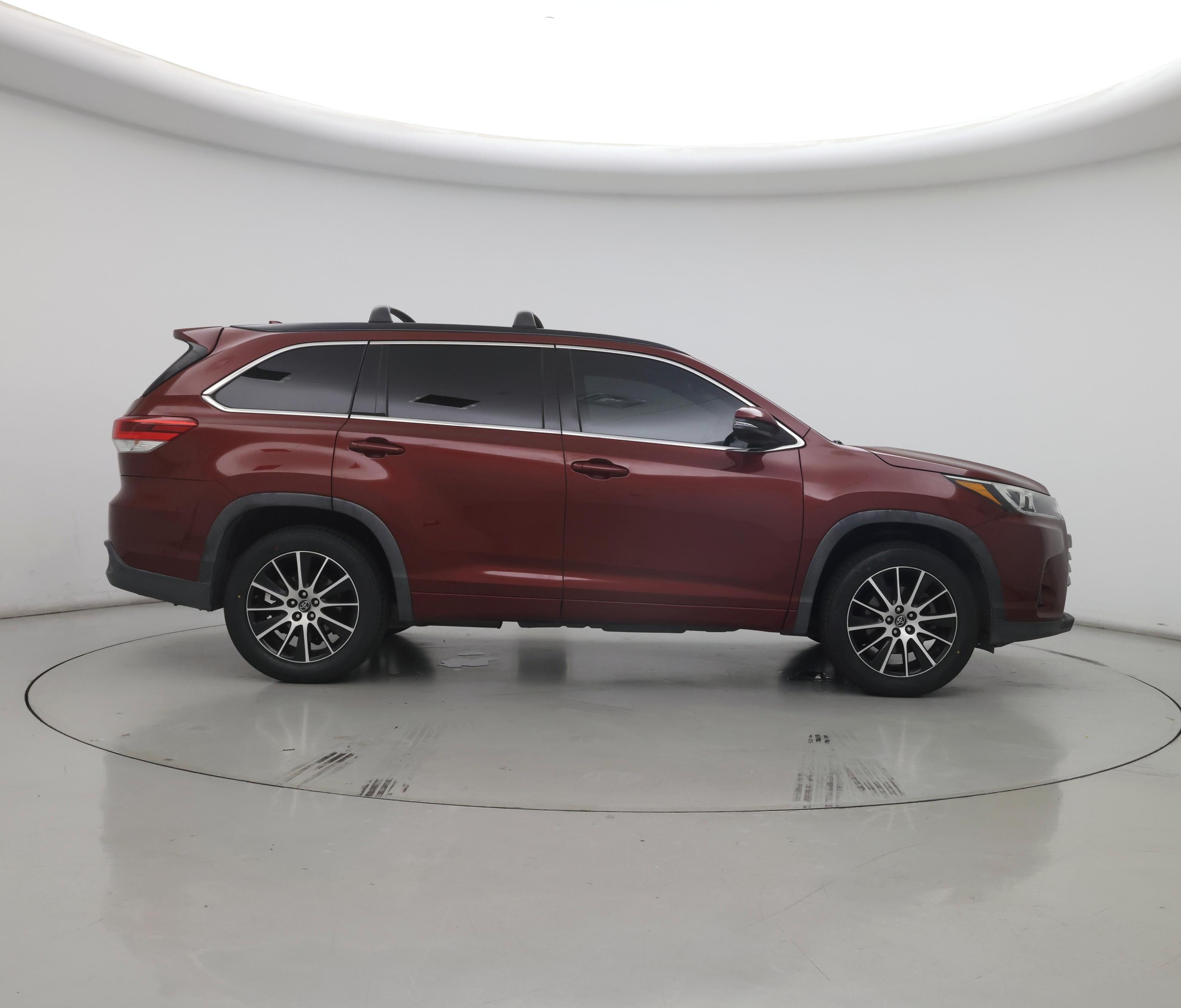 Thumbnail: 2017 Toyota Highlander - 7