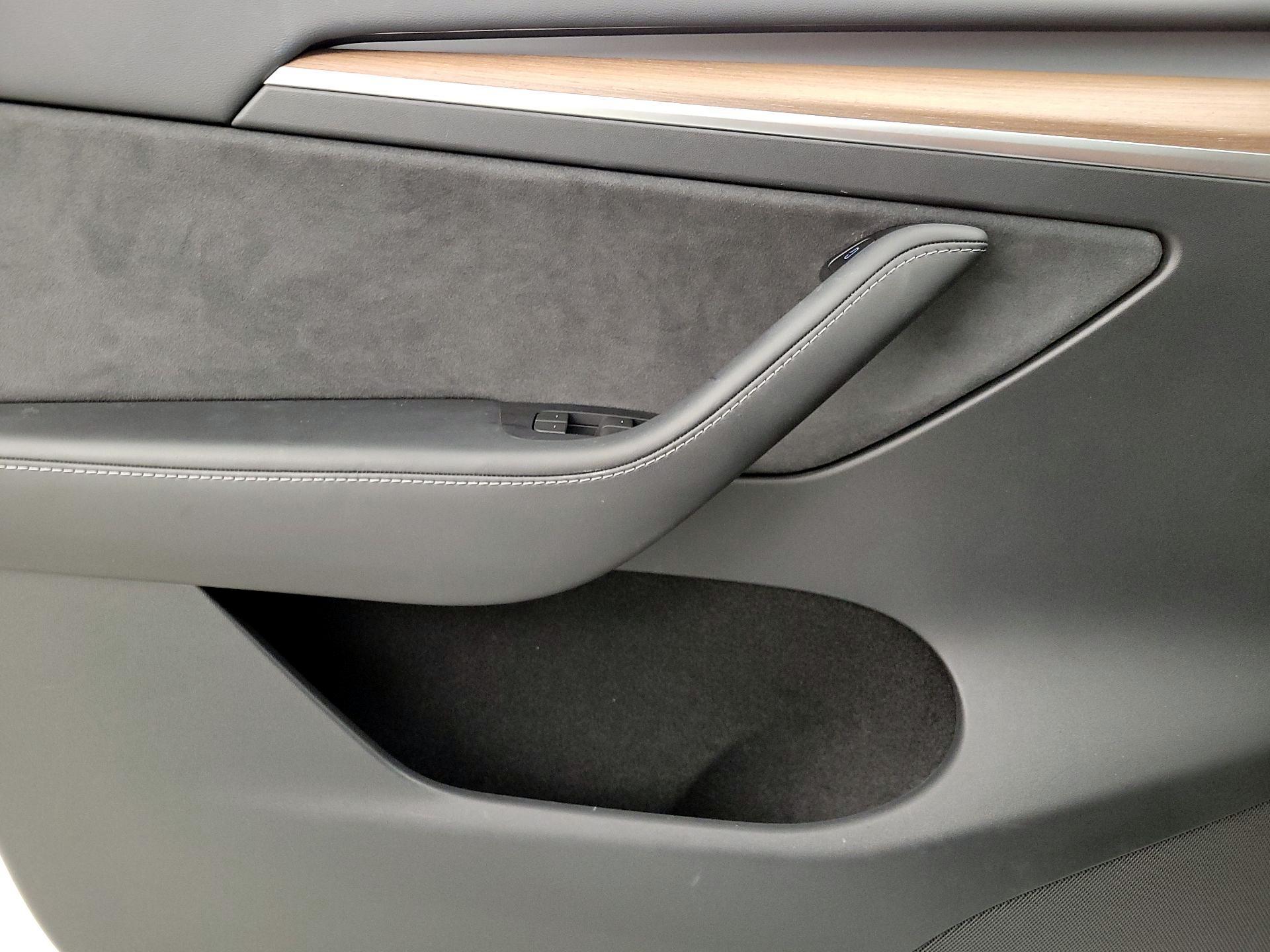Thumbnail: 2023 Tesla Model Y - 12