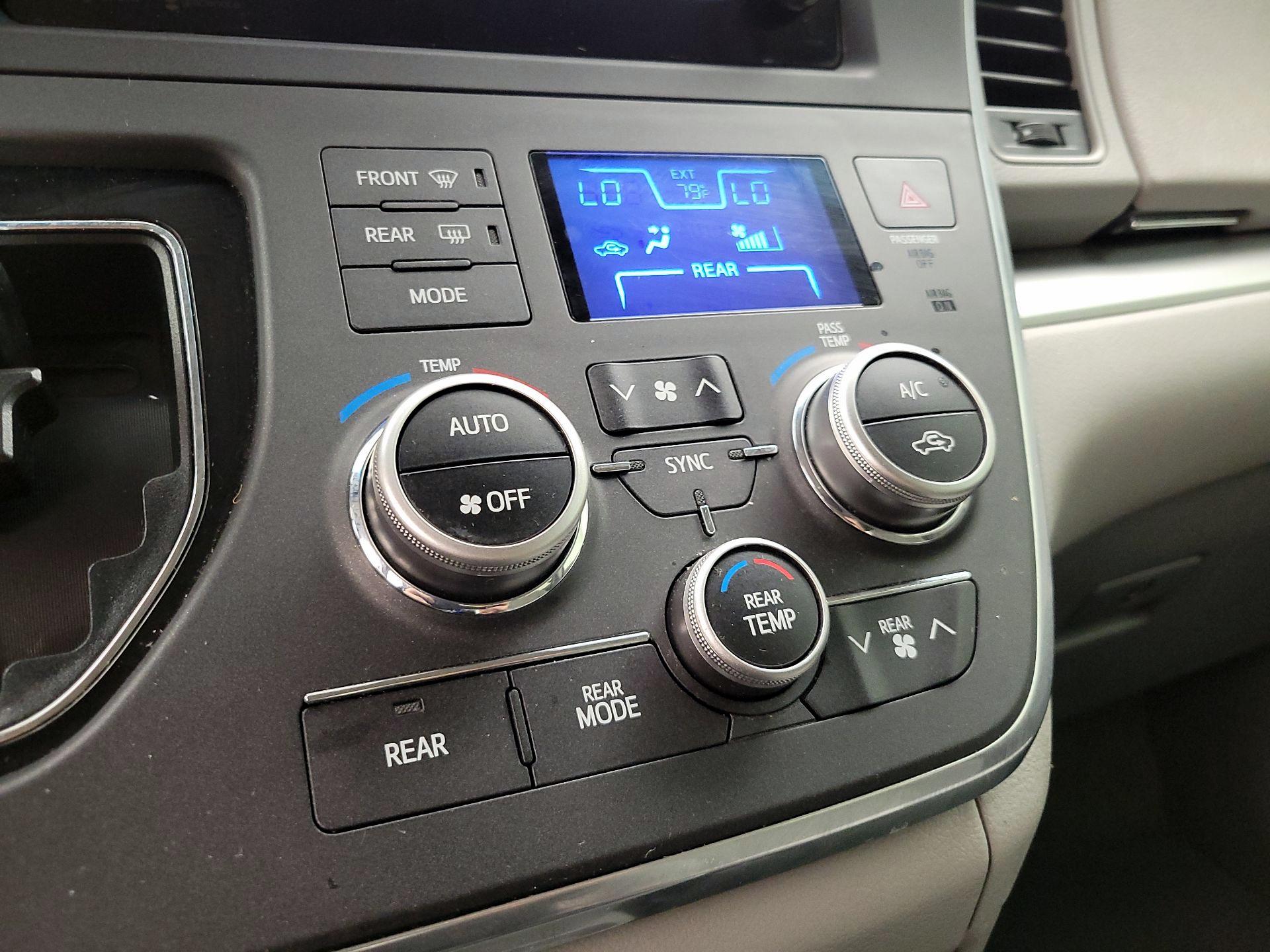 Thumbnail: 2015 Toyota Sienna - 16