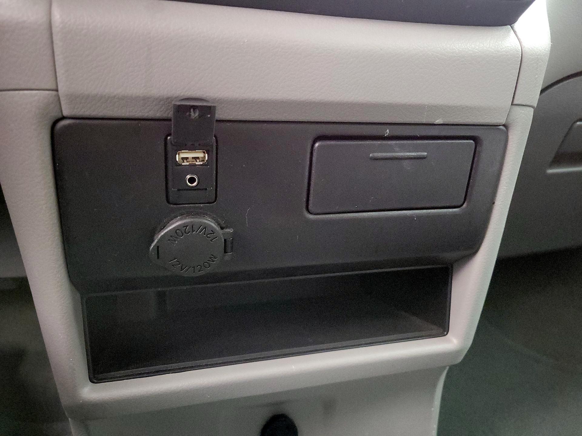 Thumbnail: 2015 Toyota Sienna - 18