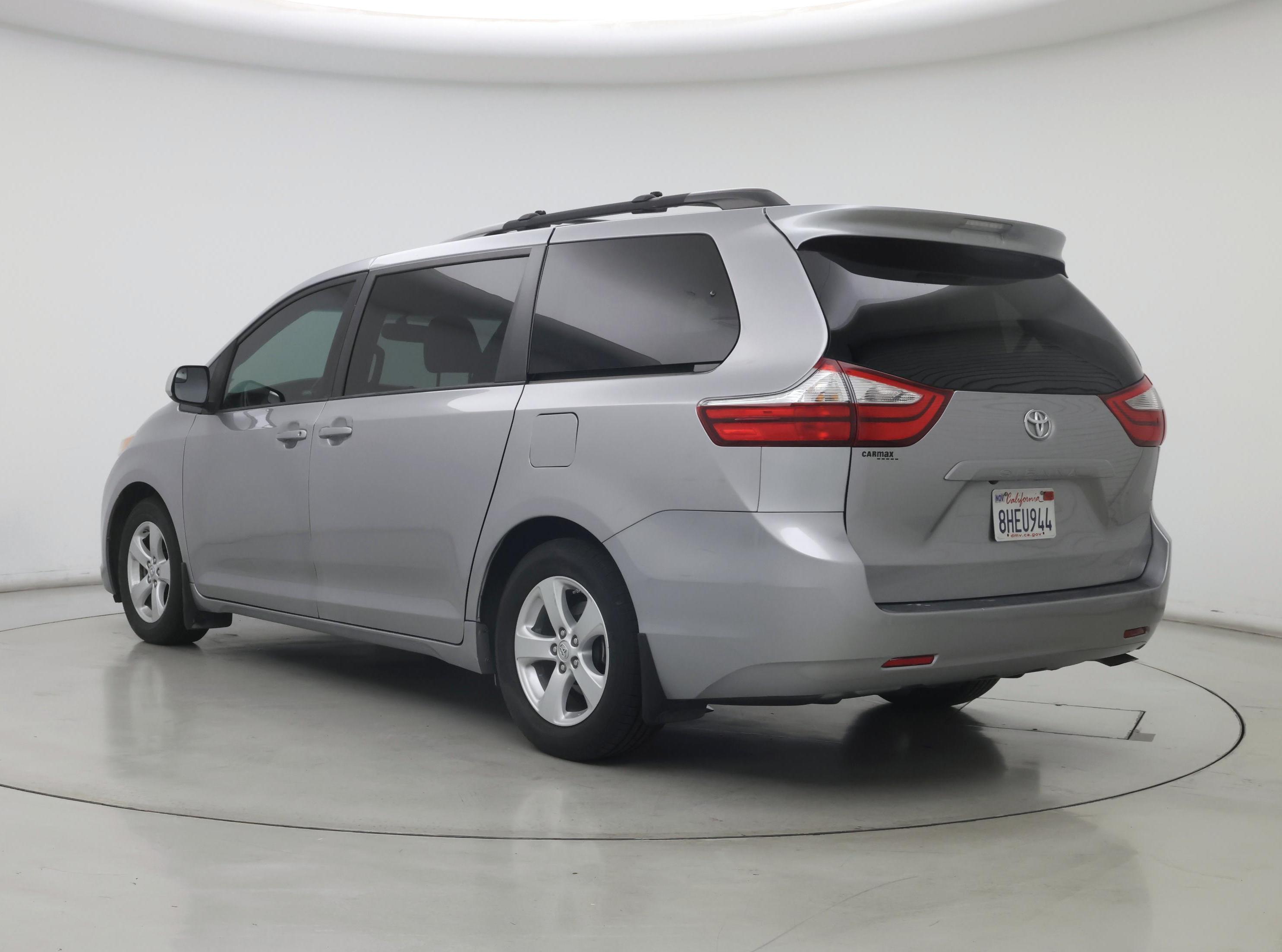 Thumbnail: 2015 Toyota Sienna - 2