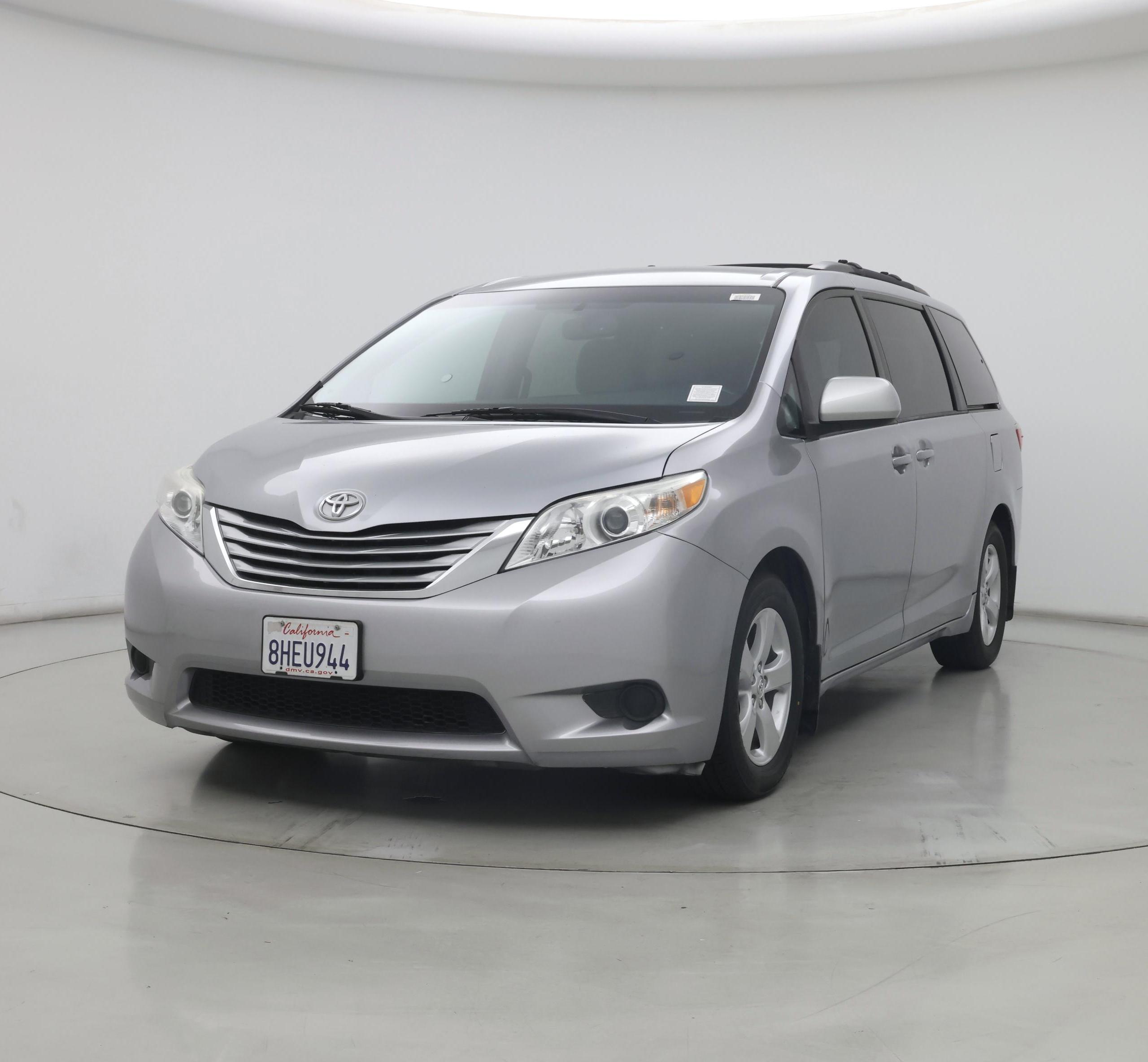 Thumbnail: 2015 Toyota Sienna - 4