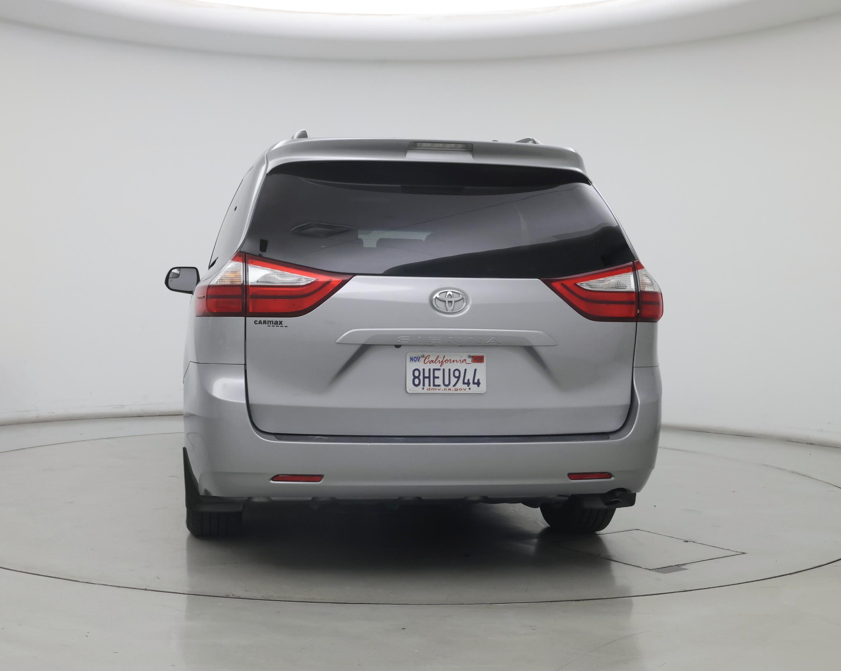 Thumbnail: 2015 Toyota Sienna - 6