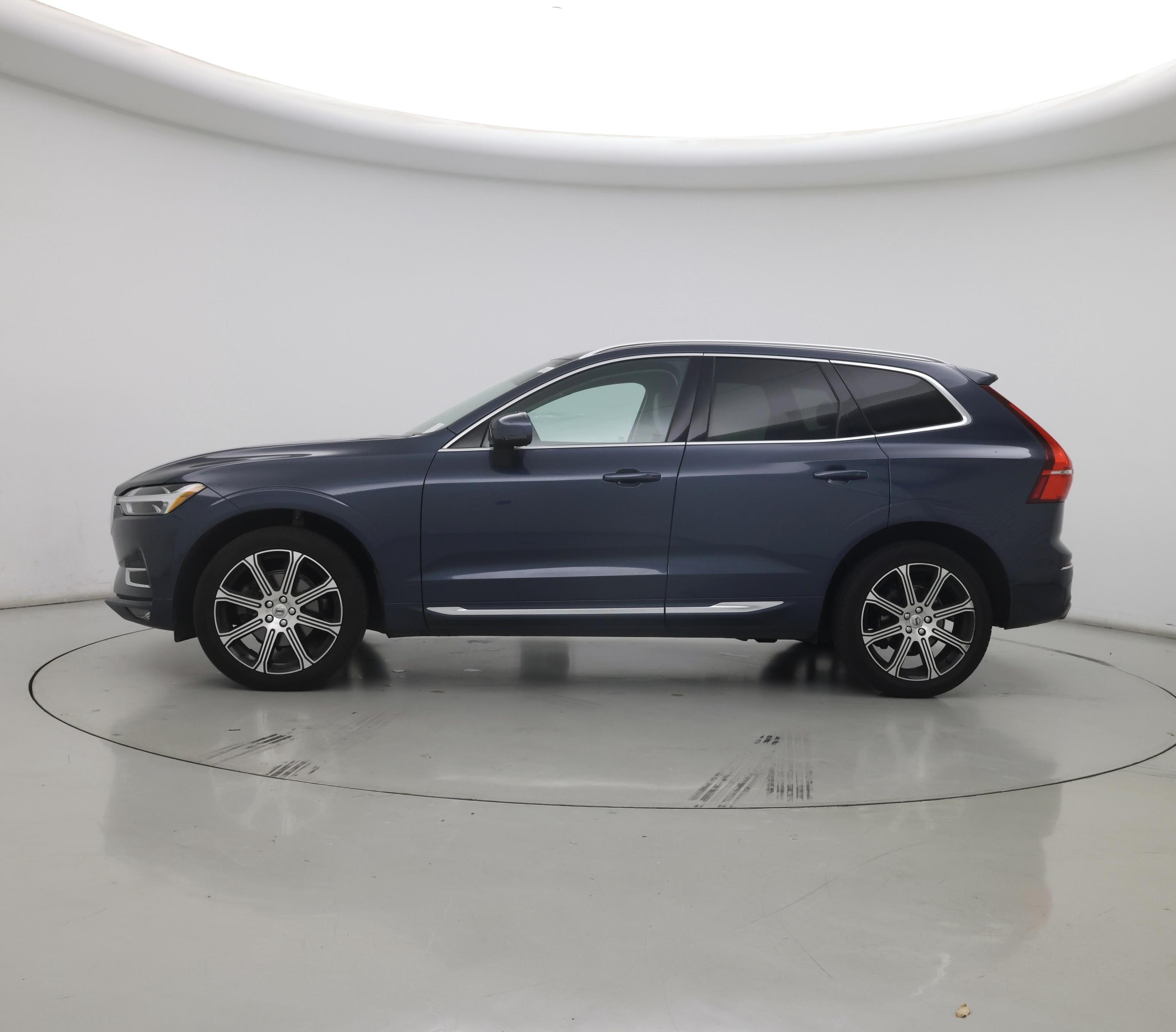 Thumbnail: 2021 Volvo XC60 - 3