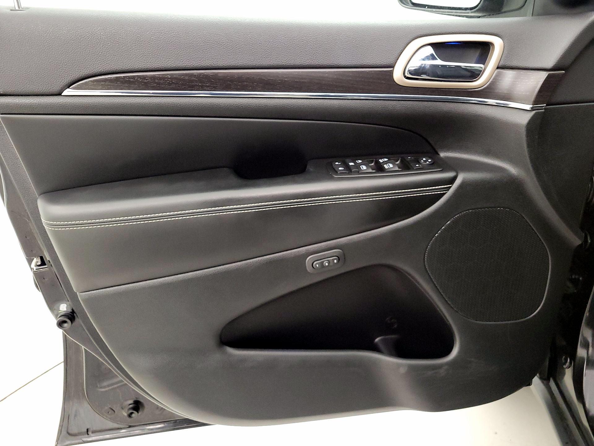 Thumbnail: 2014 Jeep Grand Cherokee - 12