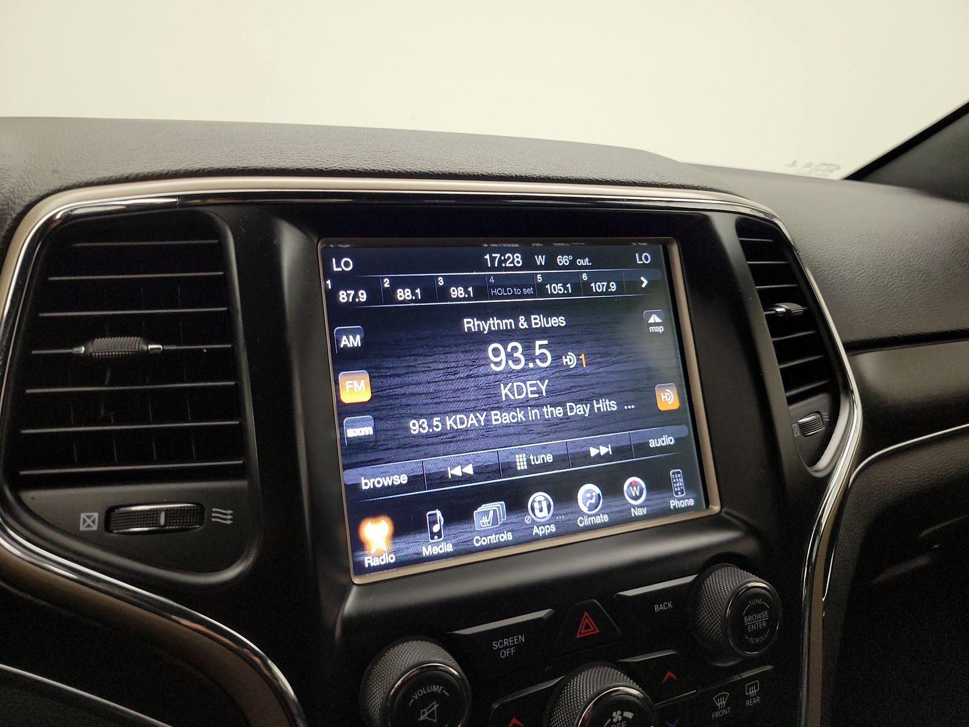 Thumbnail: 2014 Jeep Grand Cherokee - 16