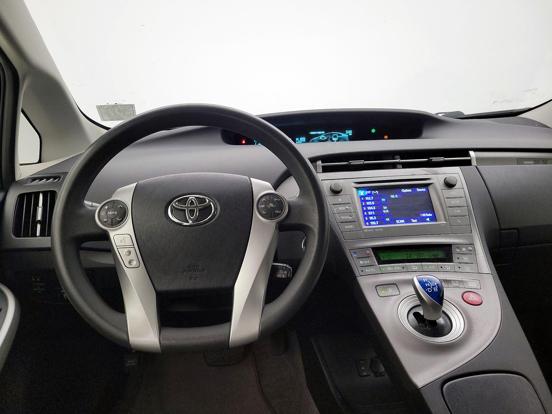 Thumbnail: 2015 Toyota Prius - 10