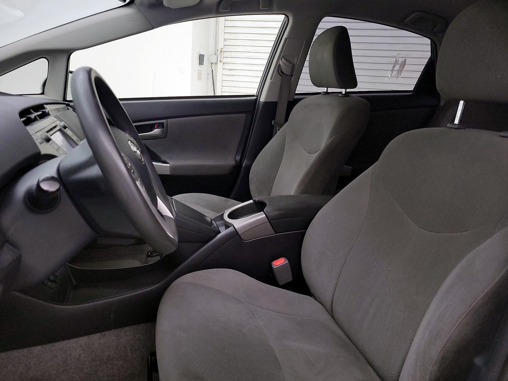 Thumbnail: 2015 Toyota Prius - 11