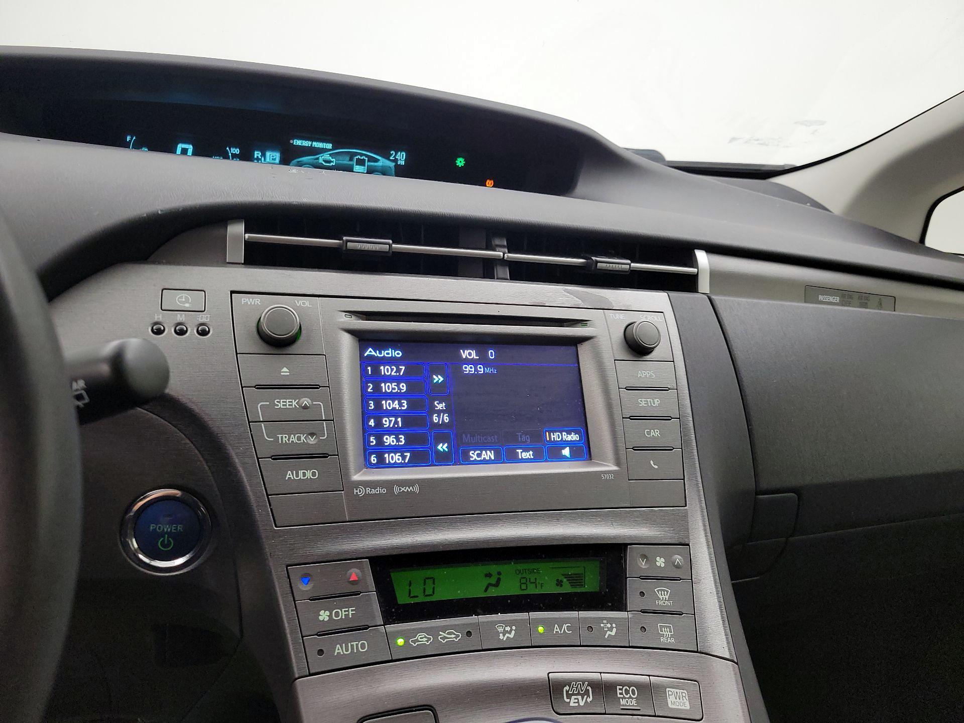 Thumbnail: 2015 Toyota Prius - 15