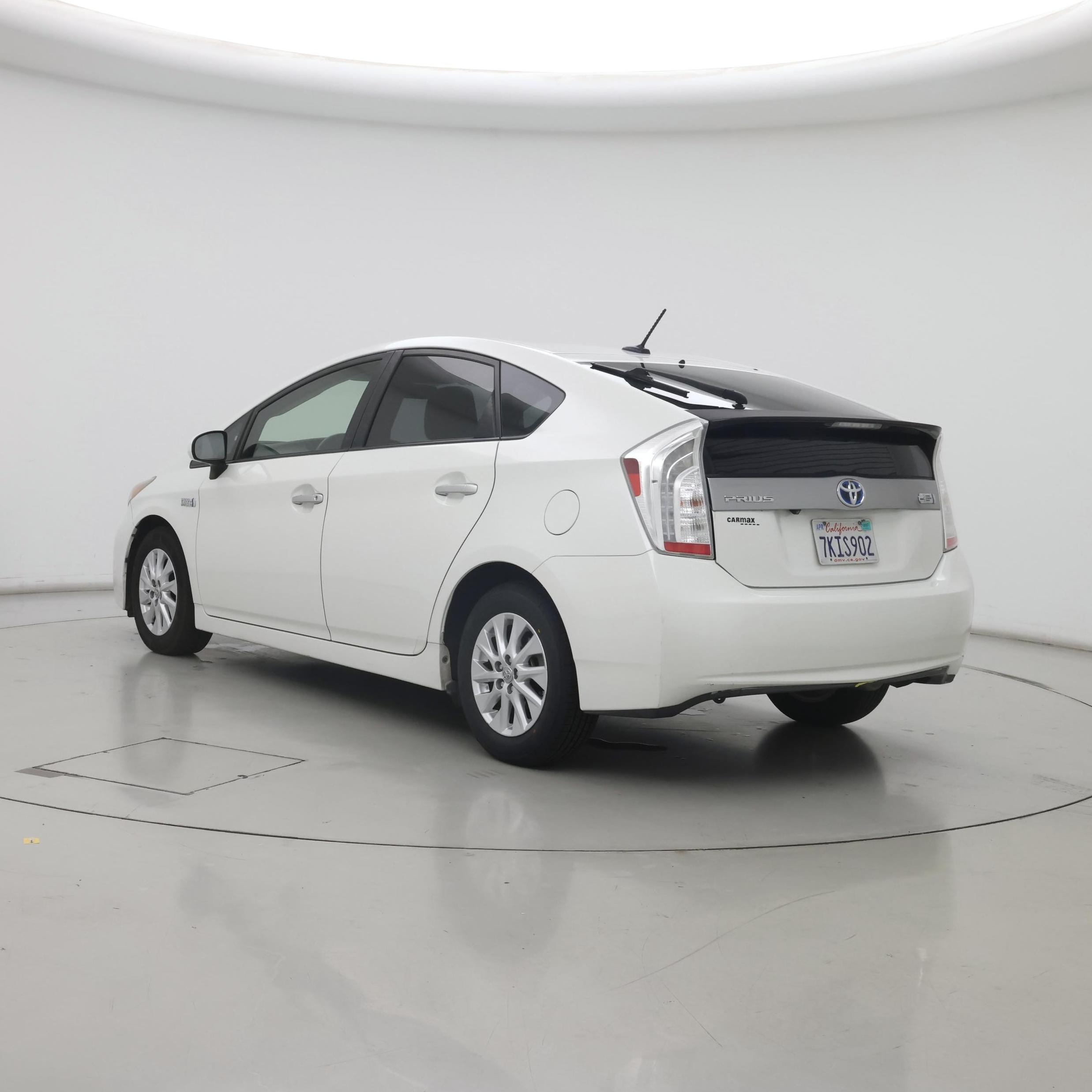 Thumbnail: 2015 Toyota Prius - 2