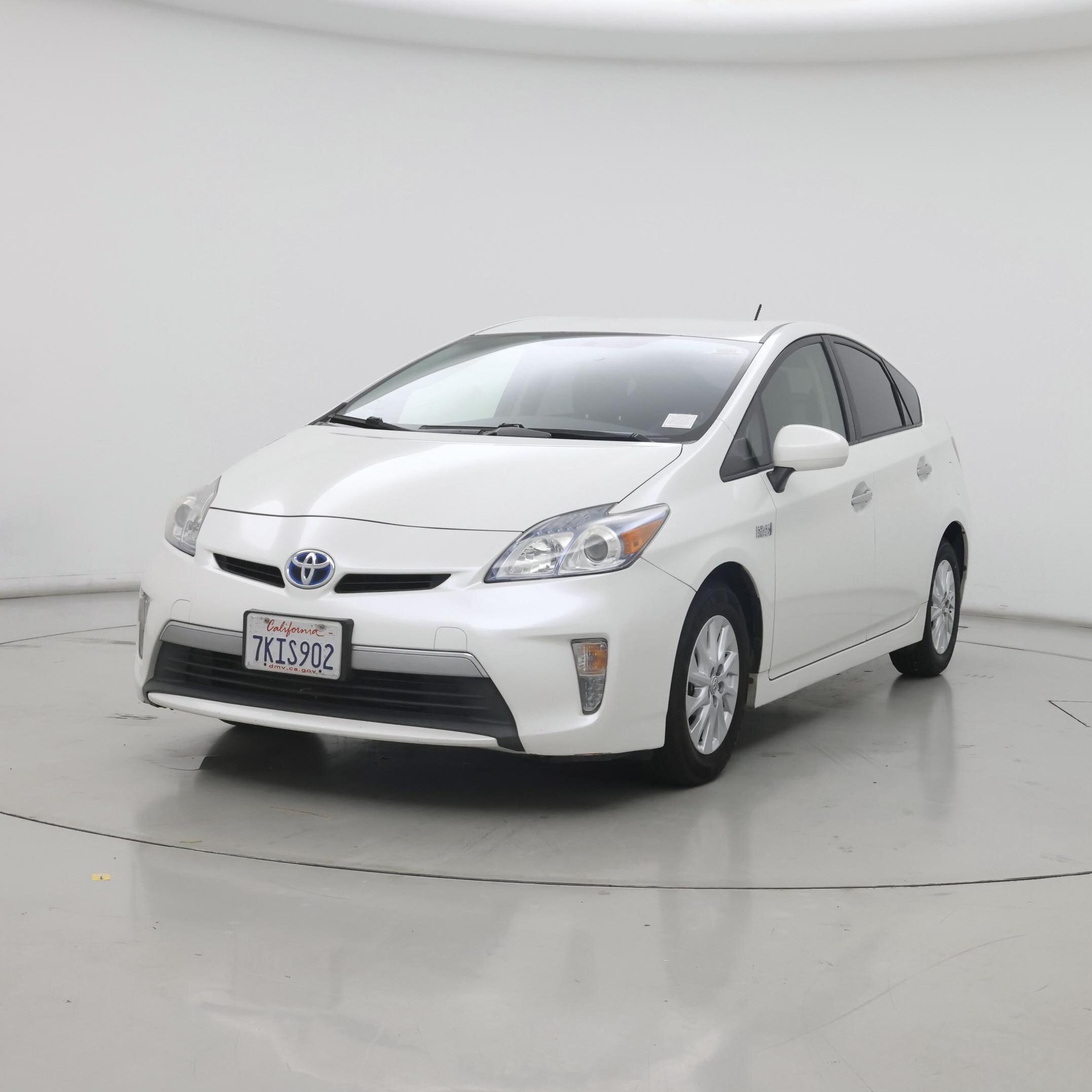 Thumbnail: 2015 Toyota Prius - 4