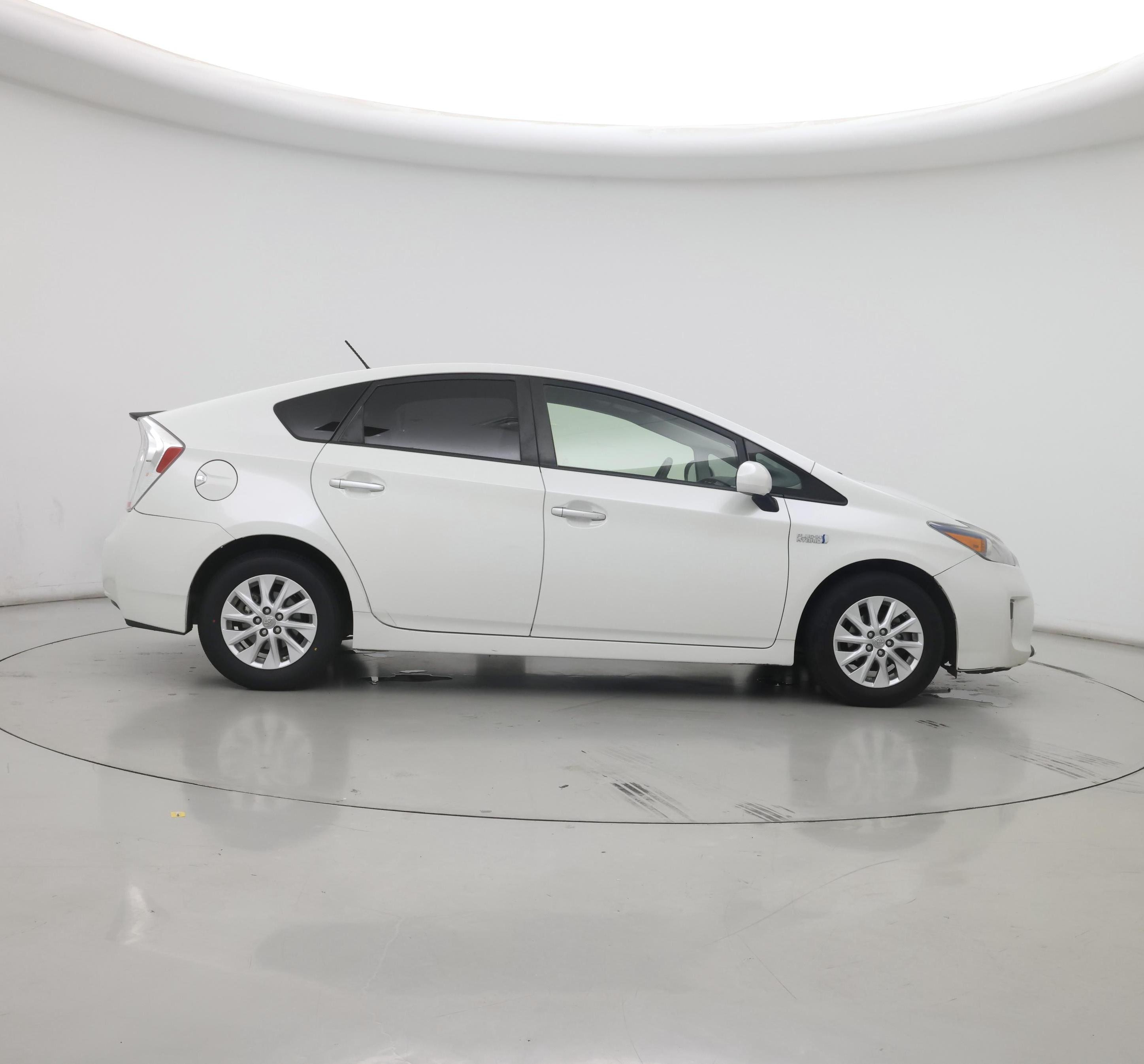 Thumbnail: 2015 Toyota Prius - 7
