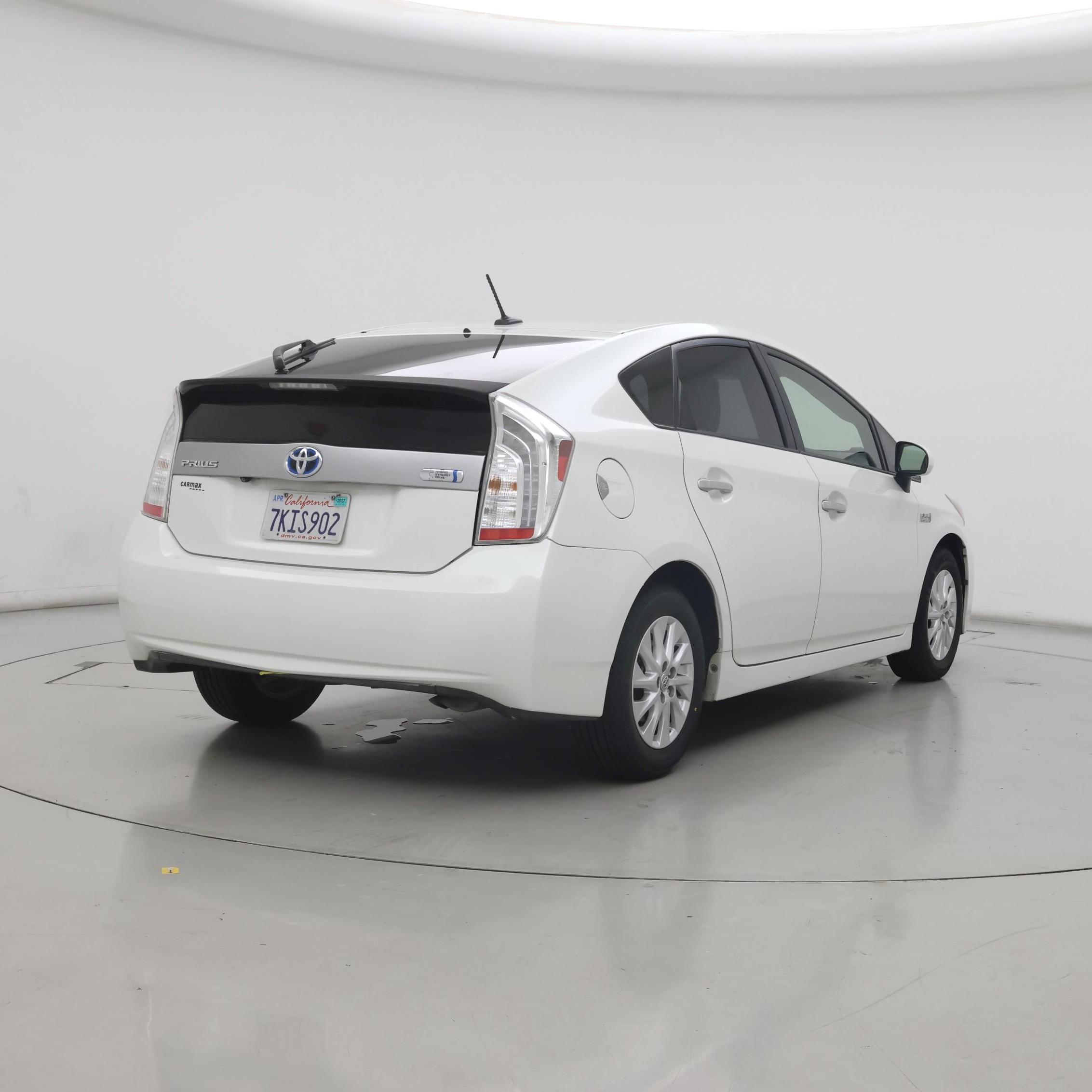 Thumbnail: 2015 Toyota Prius - 8