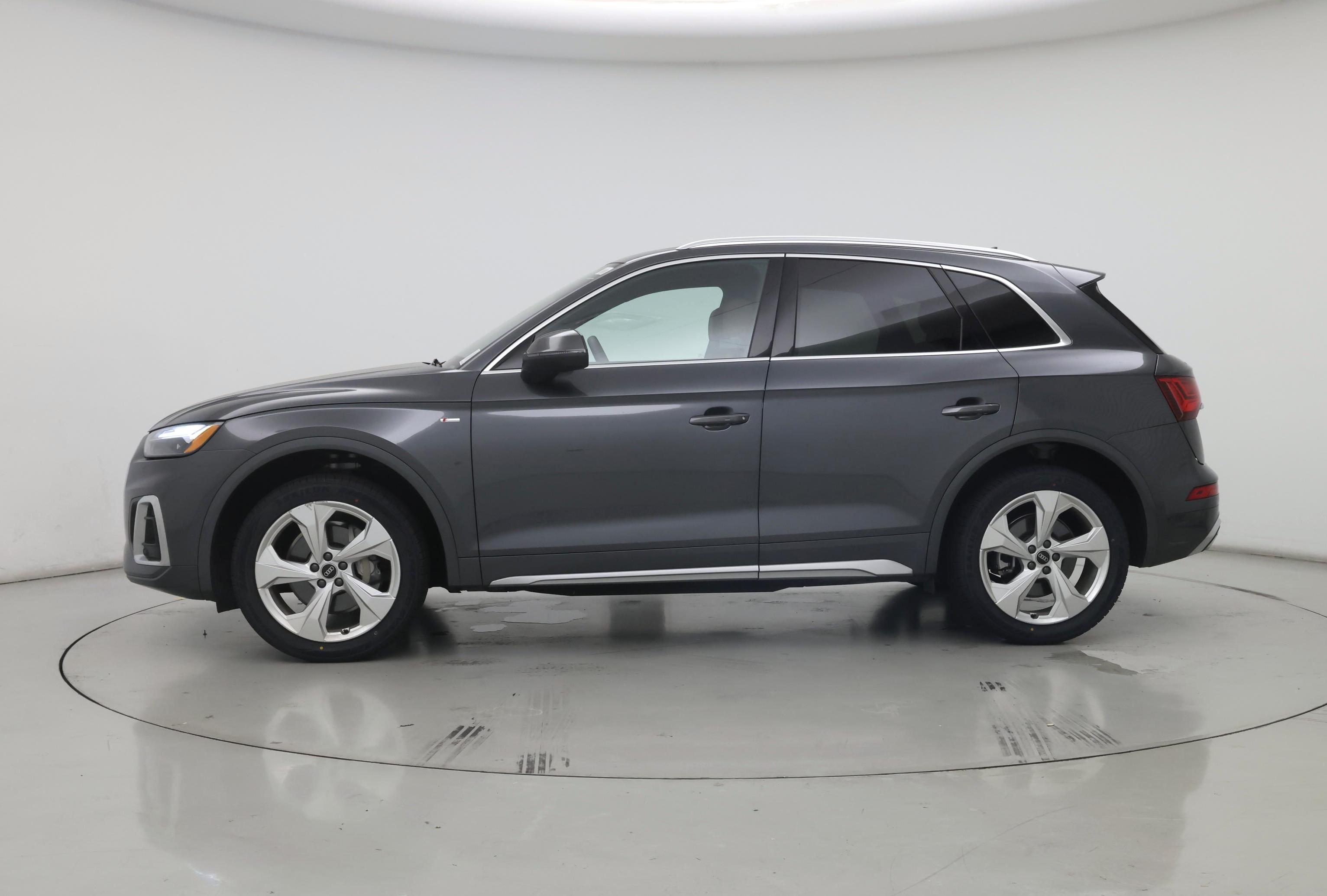 Thumbnail: 2022 Audi Q5 - 3