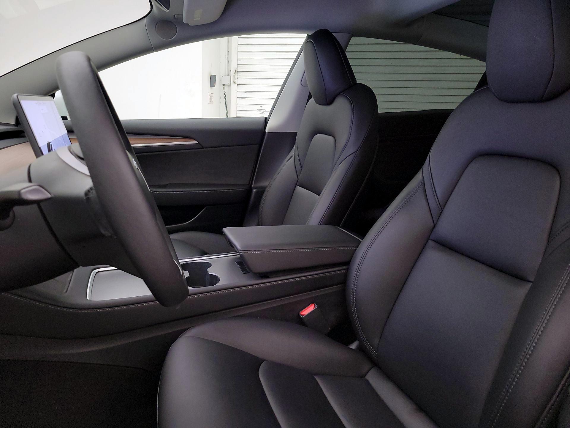 Thumbnail: 2023 Tesla Model 3 - 11