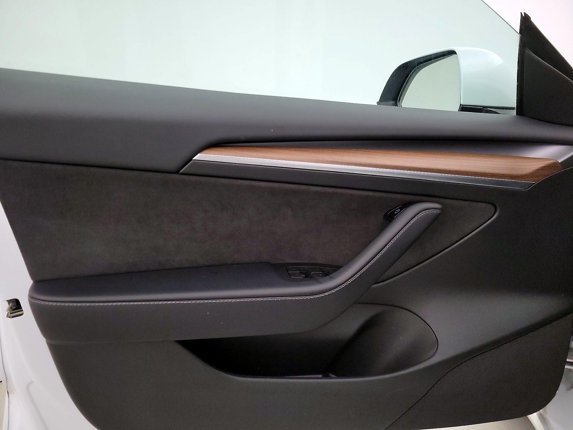 Thumbnail: 2023 Tesla Model 3 - 12