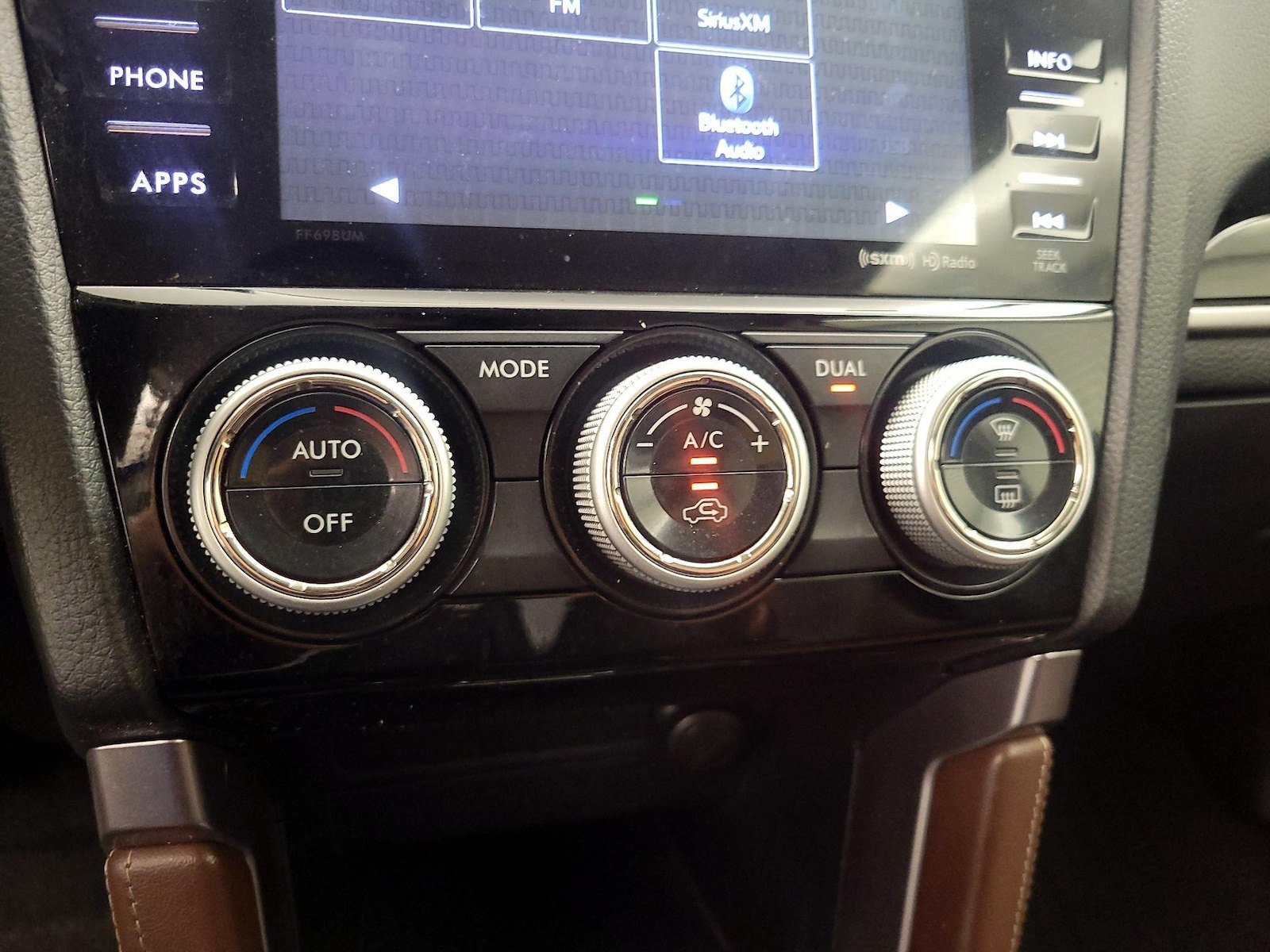 2017 Subaru Forester Touring - Photo 17