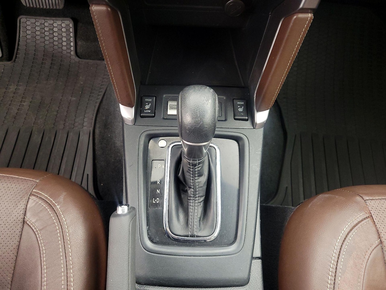 2017 Subaru Forester Touring - Photo 18