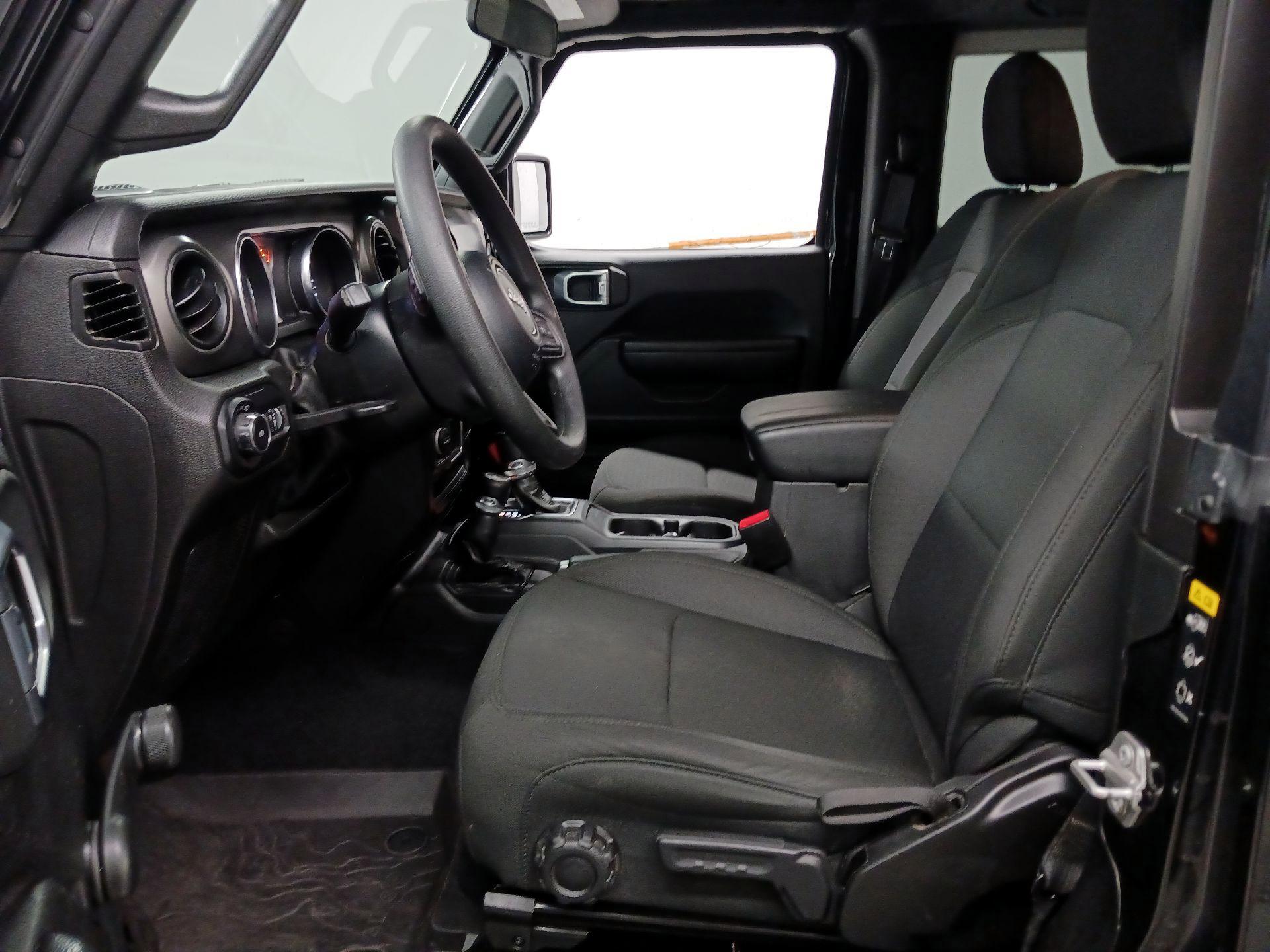 Thumbnail: 2022 Jeep Wrangler - 11