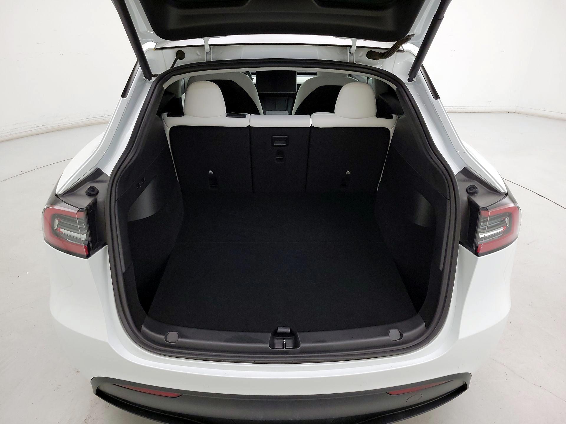 Thumbnail: 2022 Tesla Model Y - 19