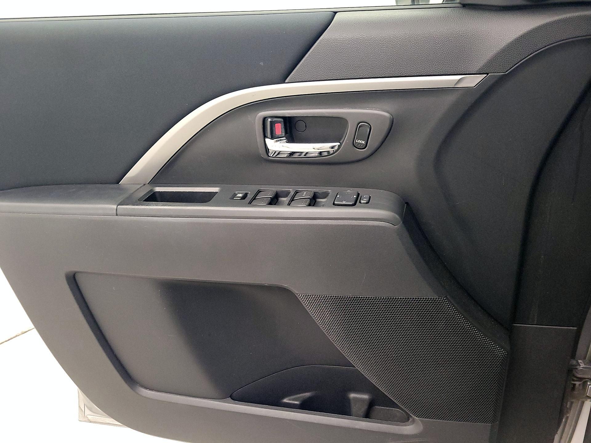 Thumbnail: 2014 Mazda Mazda5 - 10