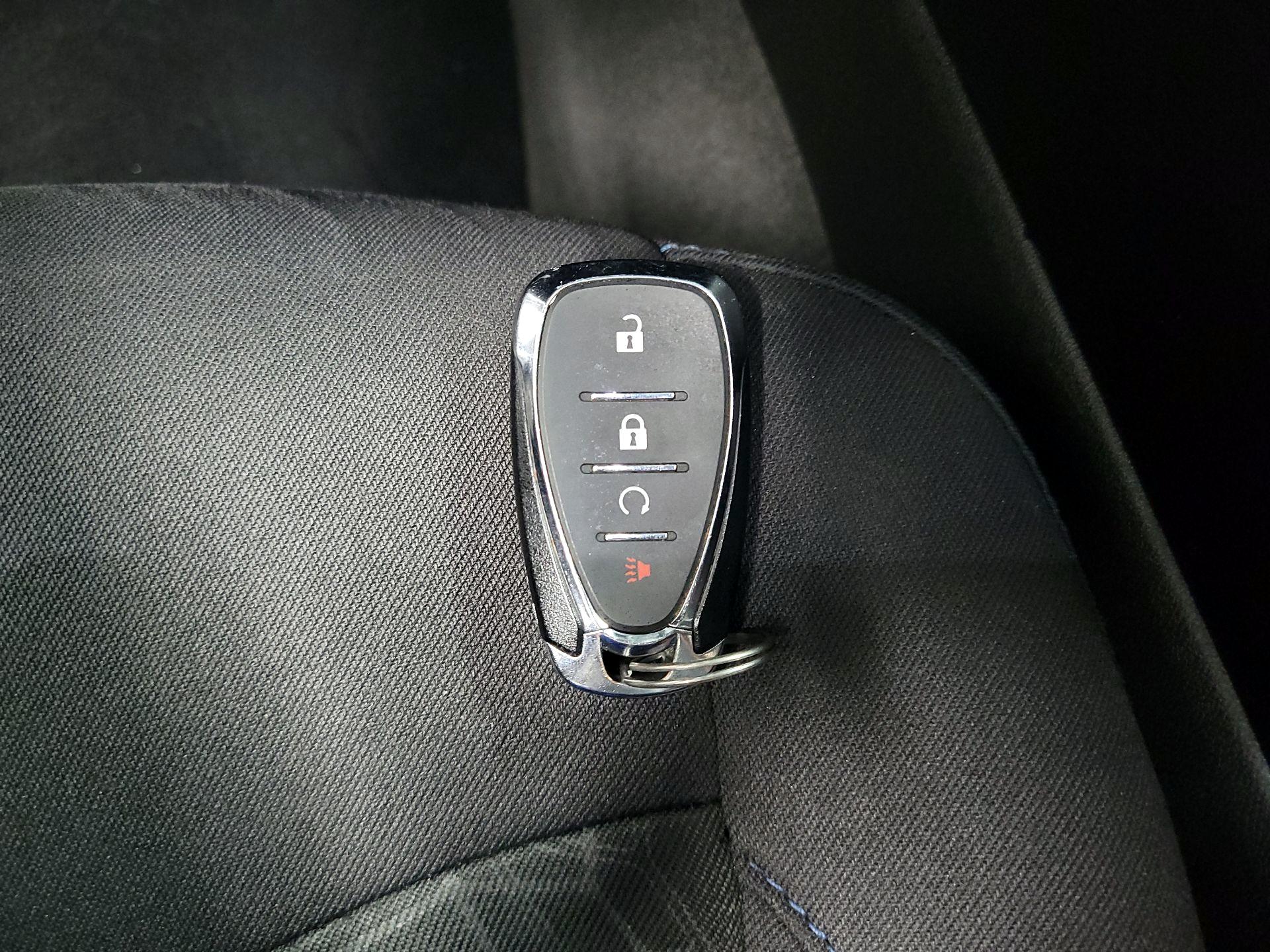 Thumbnail: 2017 Chevrolet Volt - 17