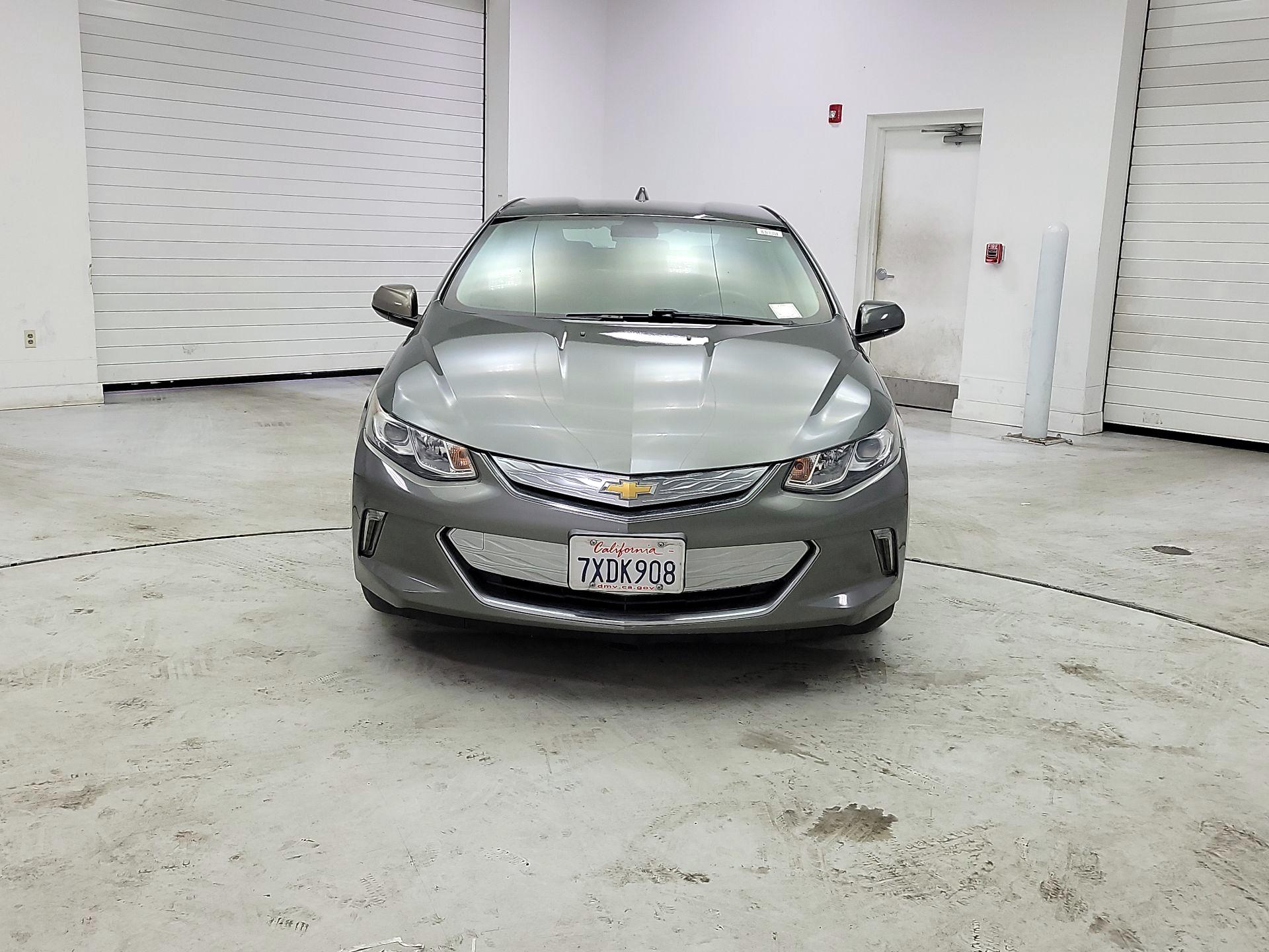 Thumbnail: 2017 Chevrolet Volt - 2