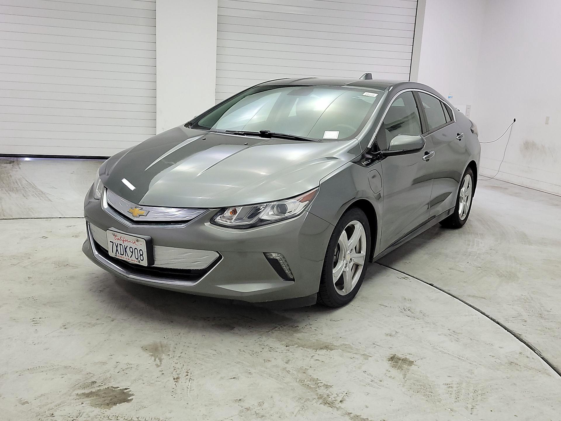 Thumbnail: 2017 Chevrolet Volt - 3