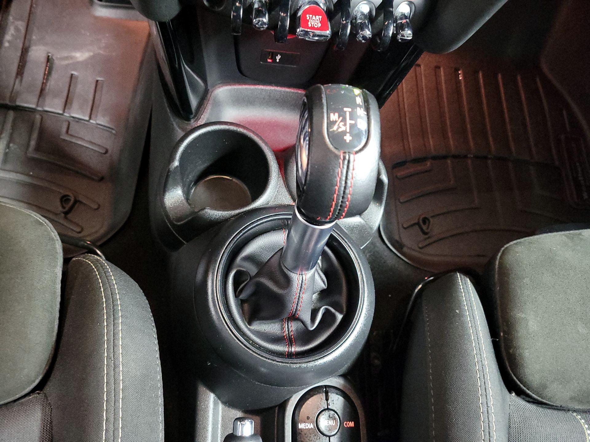 Thumbnail: 2019 MINI Cooper Hardtop - 17