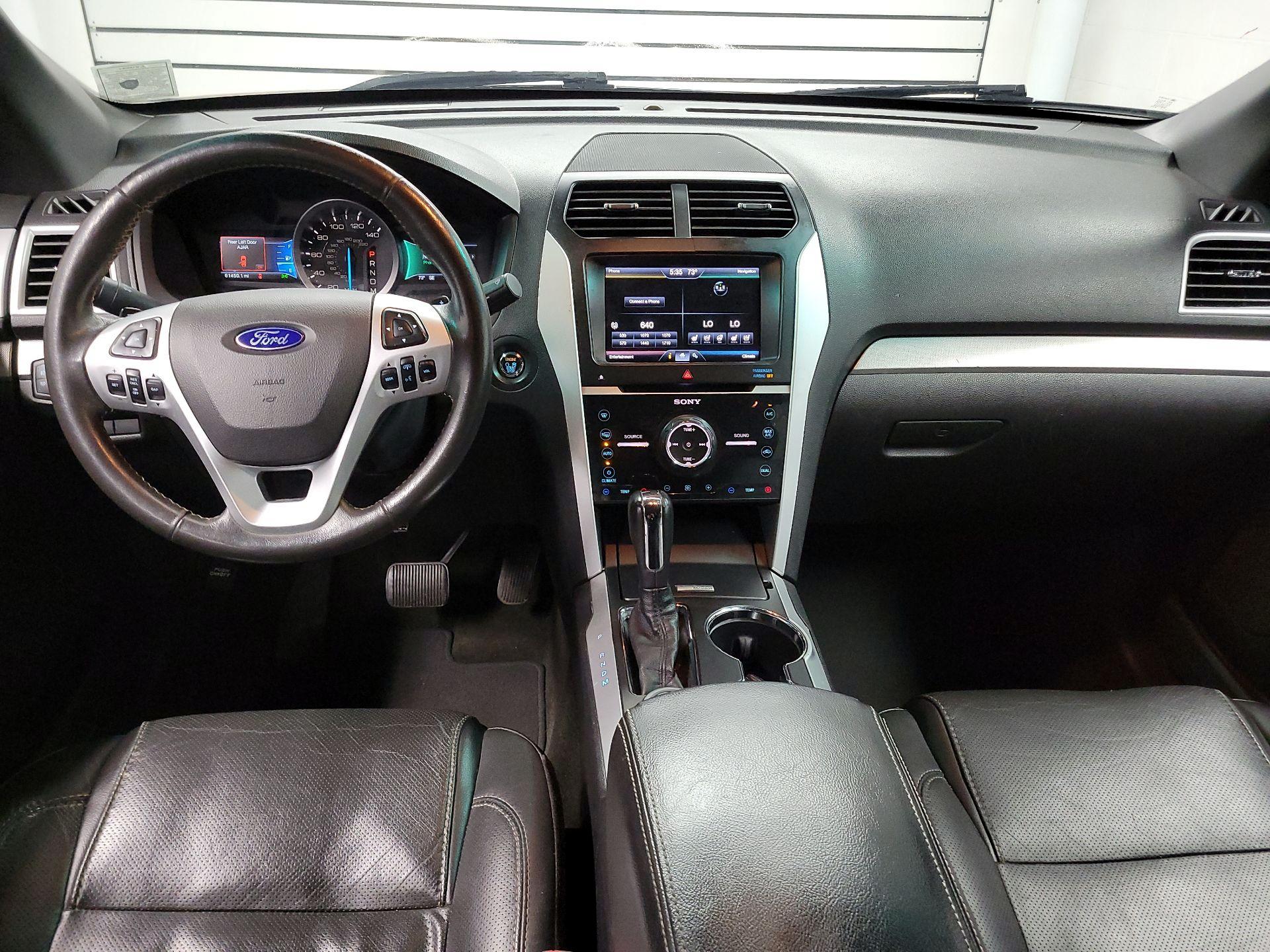 Thumbnail: 2015 Ford Explorer - 8