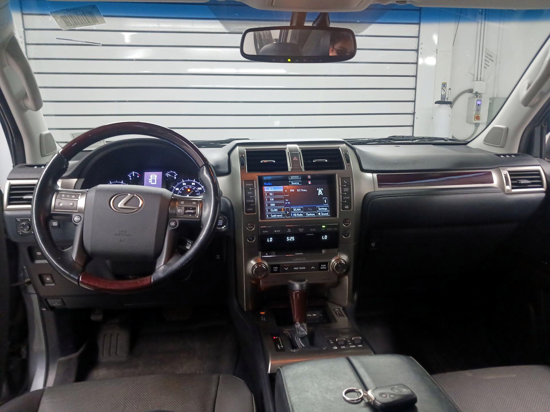 Thumbnail: 2019 Lexus GX - 9