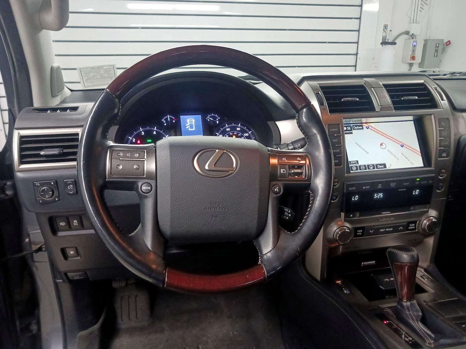 2019 Lexus GX Base - Photo 11