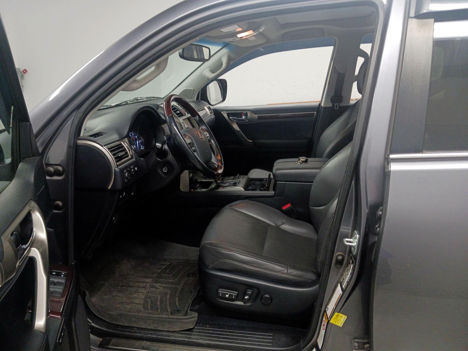 Thumbnail: 2019 Lexus GX - 11
