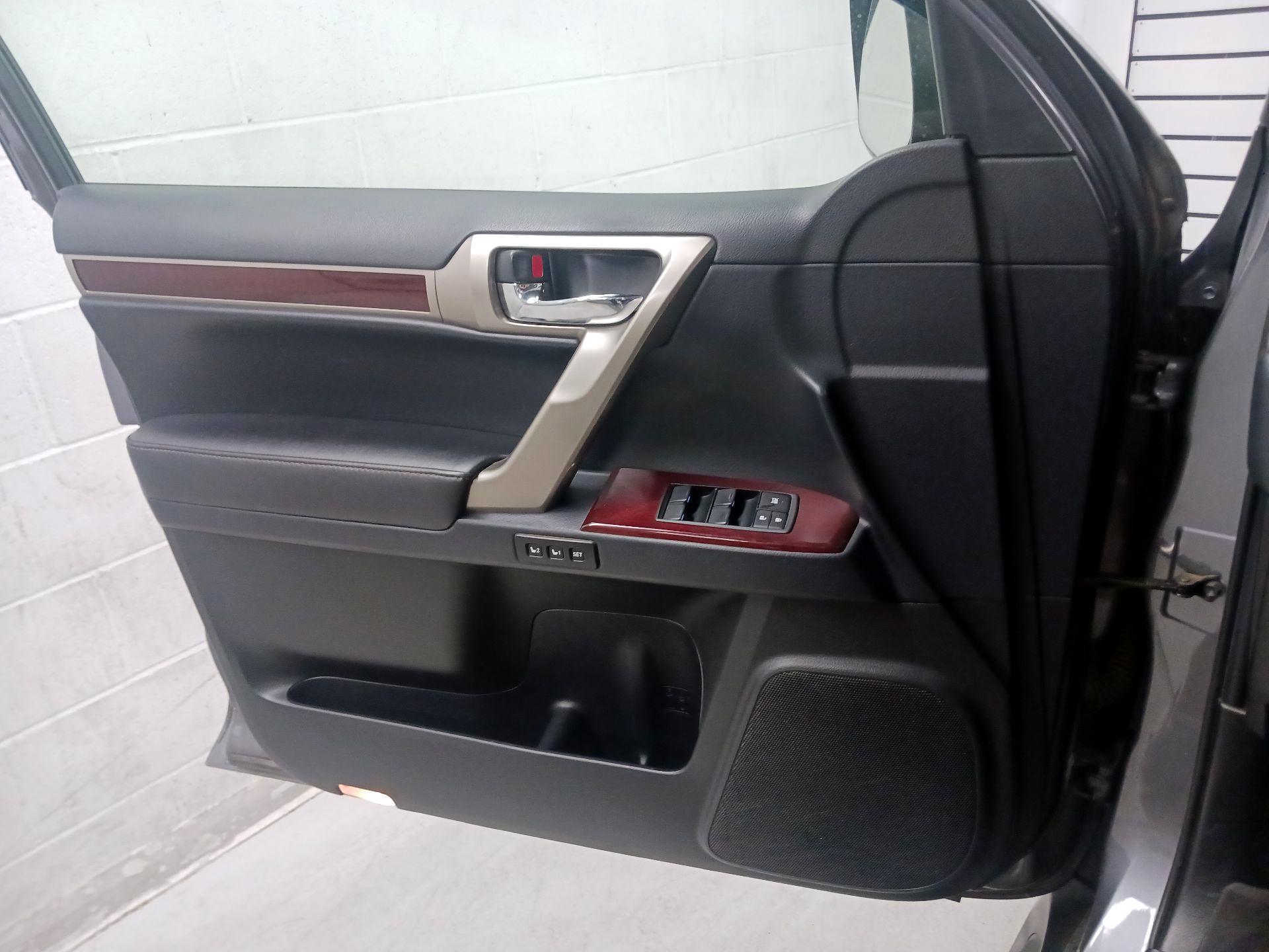 Thumbnail: 2019 Lexus GX - 12