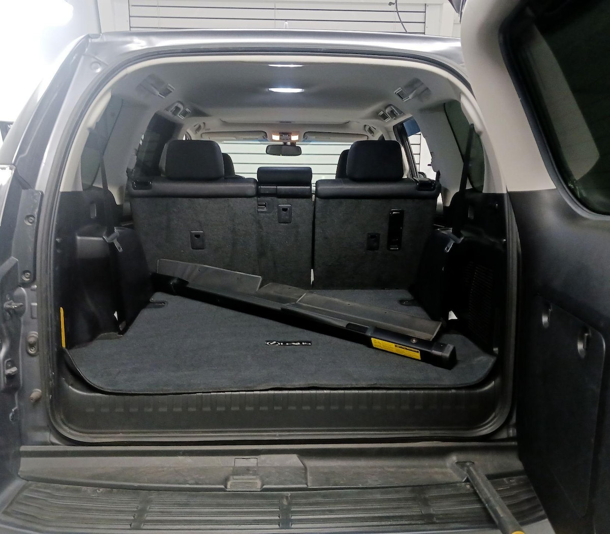 Trunk/Cargo (Seats Up)